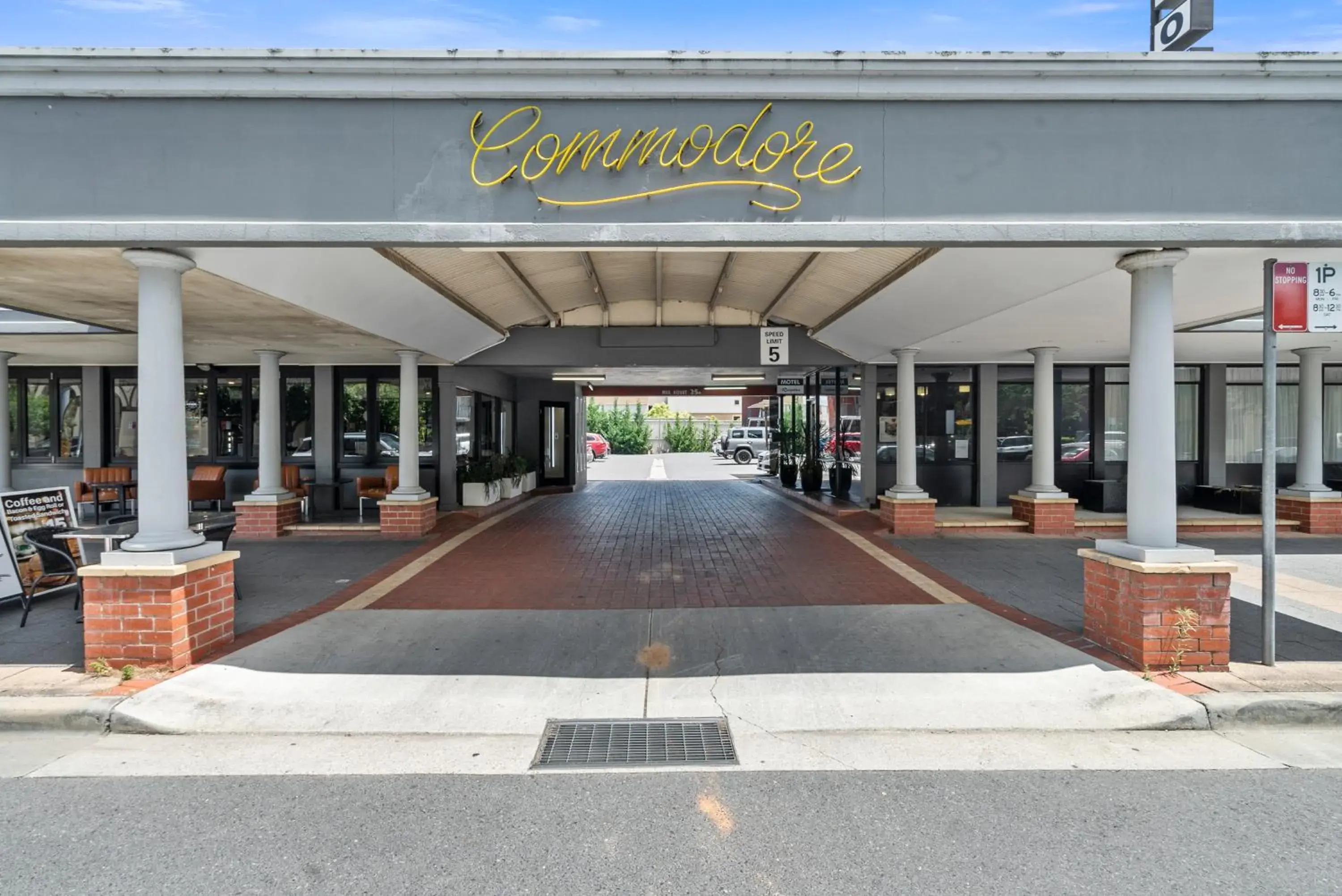 Property building in Commodore Motor Inn Property building in Commodore Motor Inn