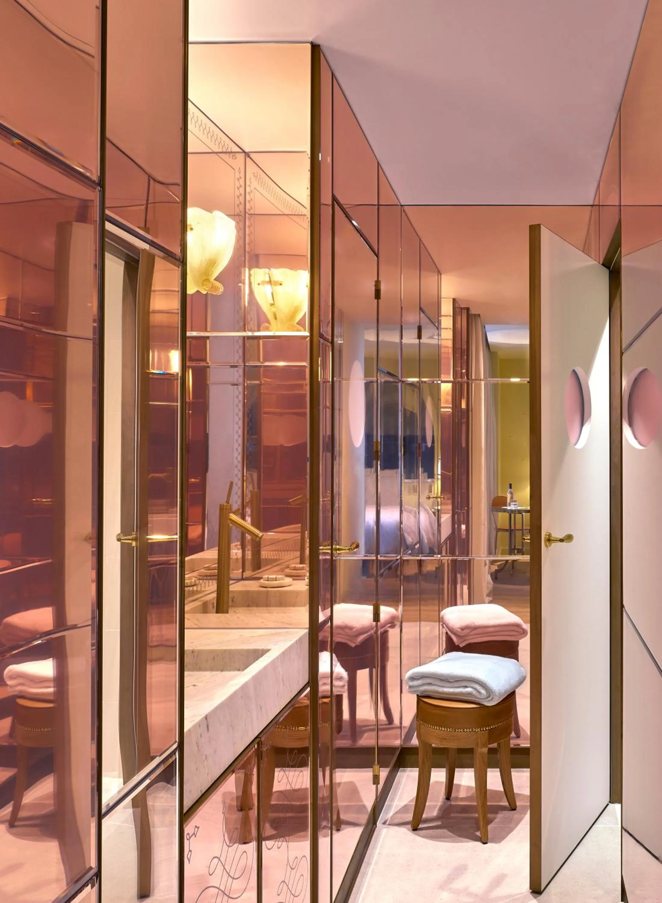 Bathroom in 9Confidentiel