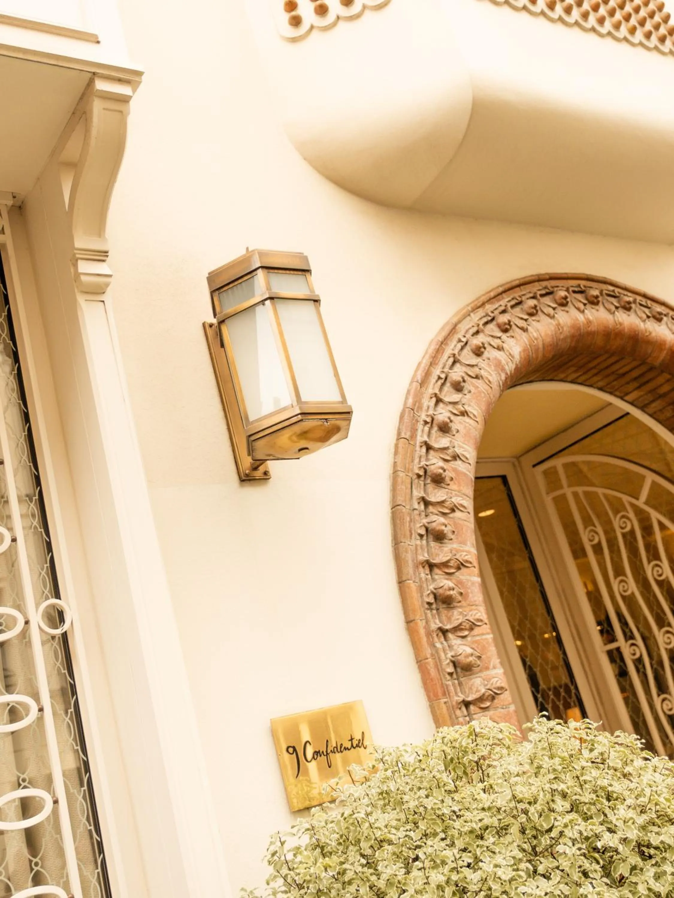 Property building in 9Confidentiel