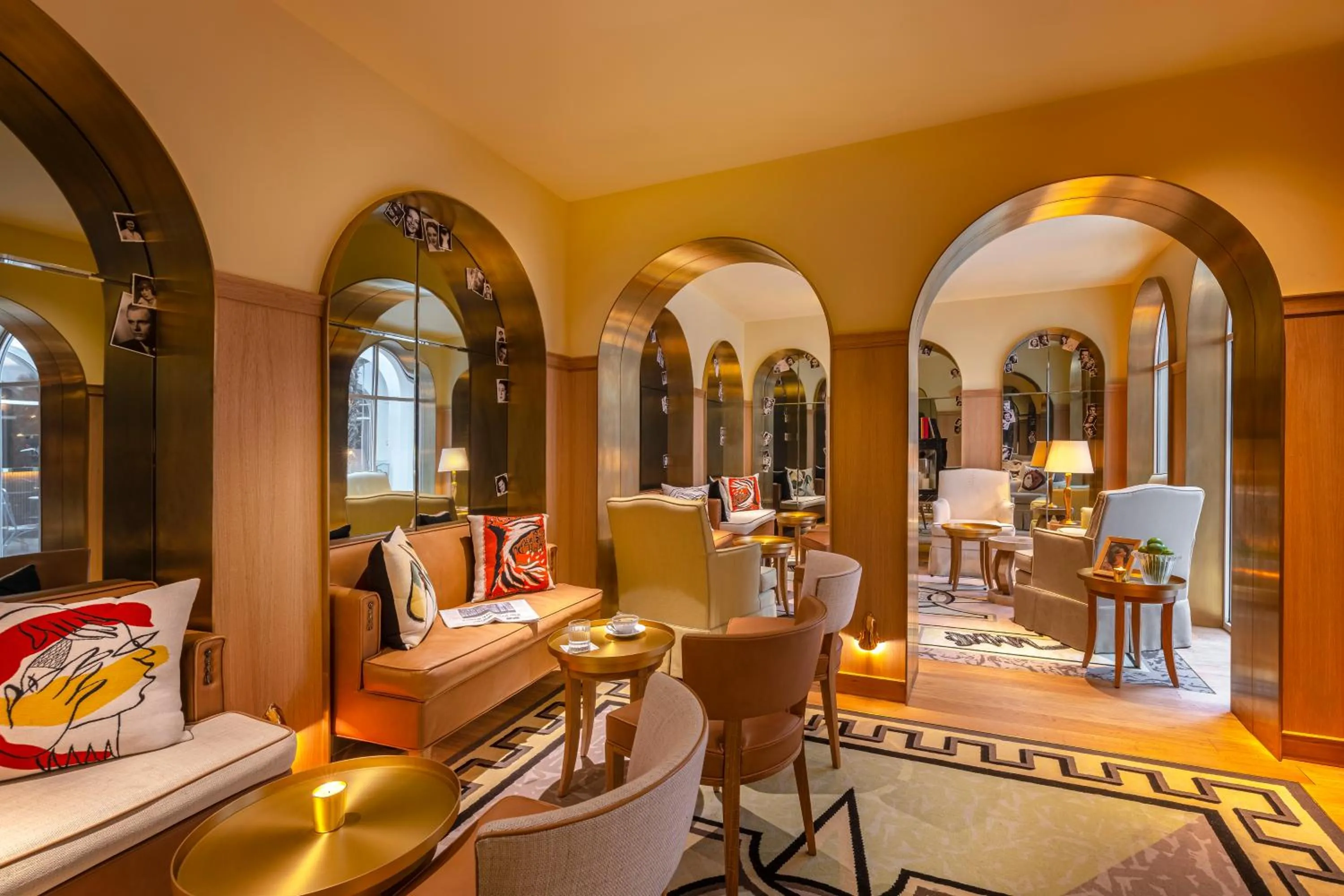 Seating area in 9Confidentiel