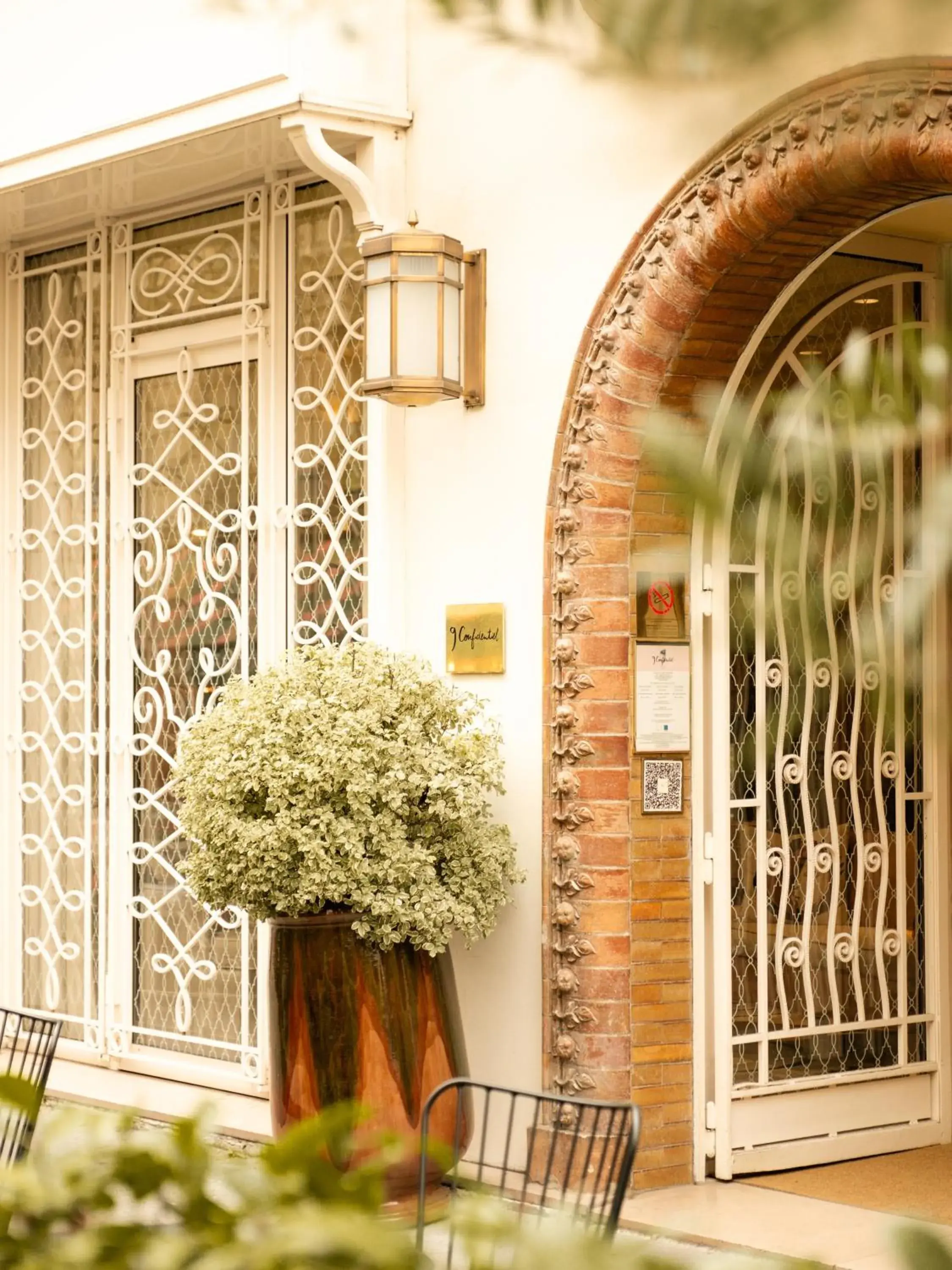 Property building in 9Confidentiel Property building in 9Confidentiel