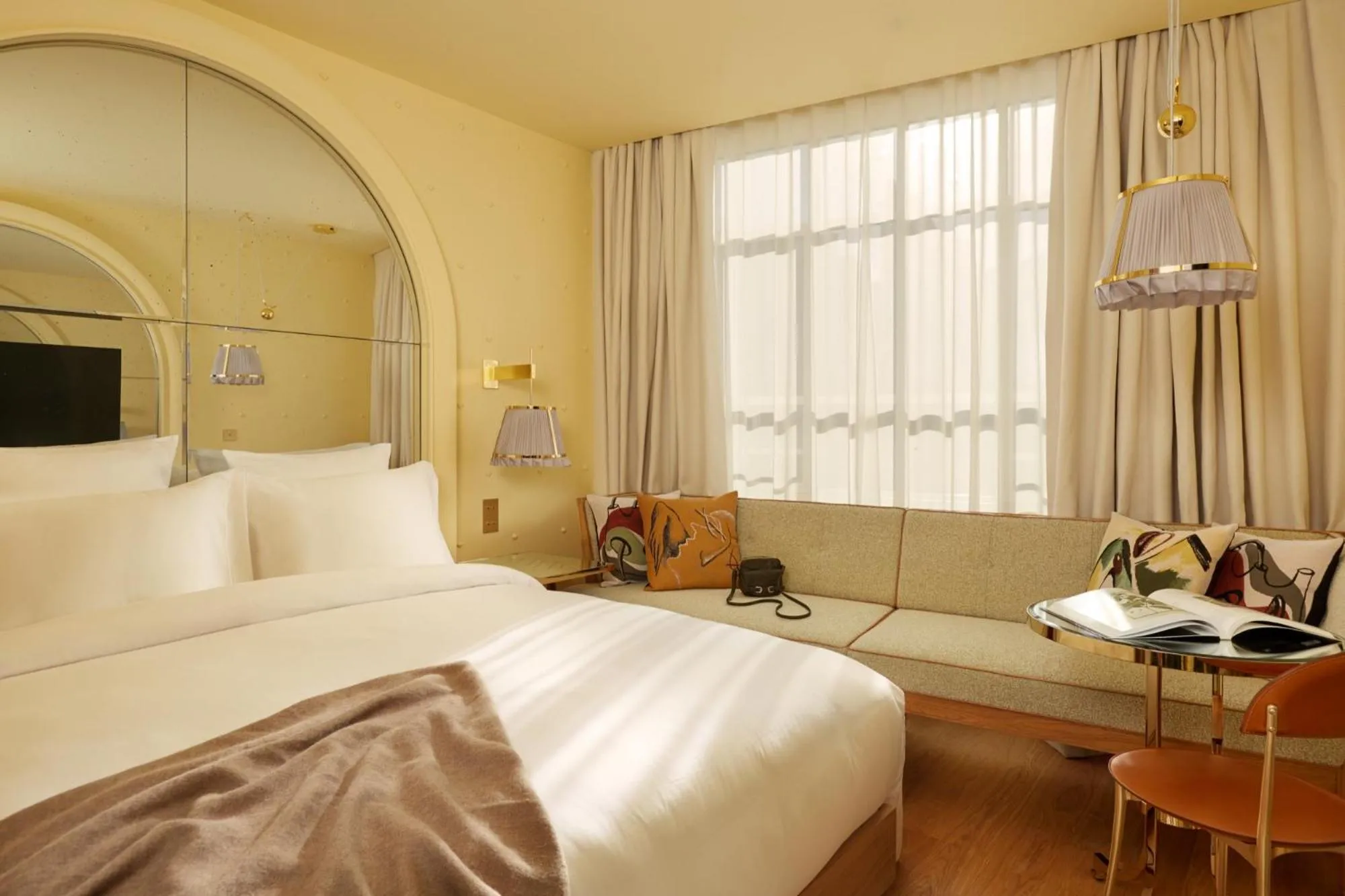 Property building, Bed in 9Confidentiel