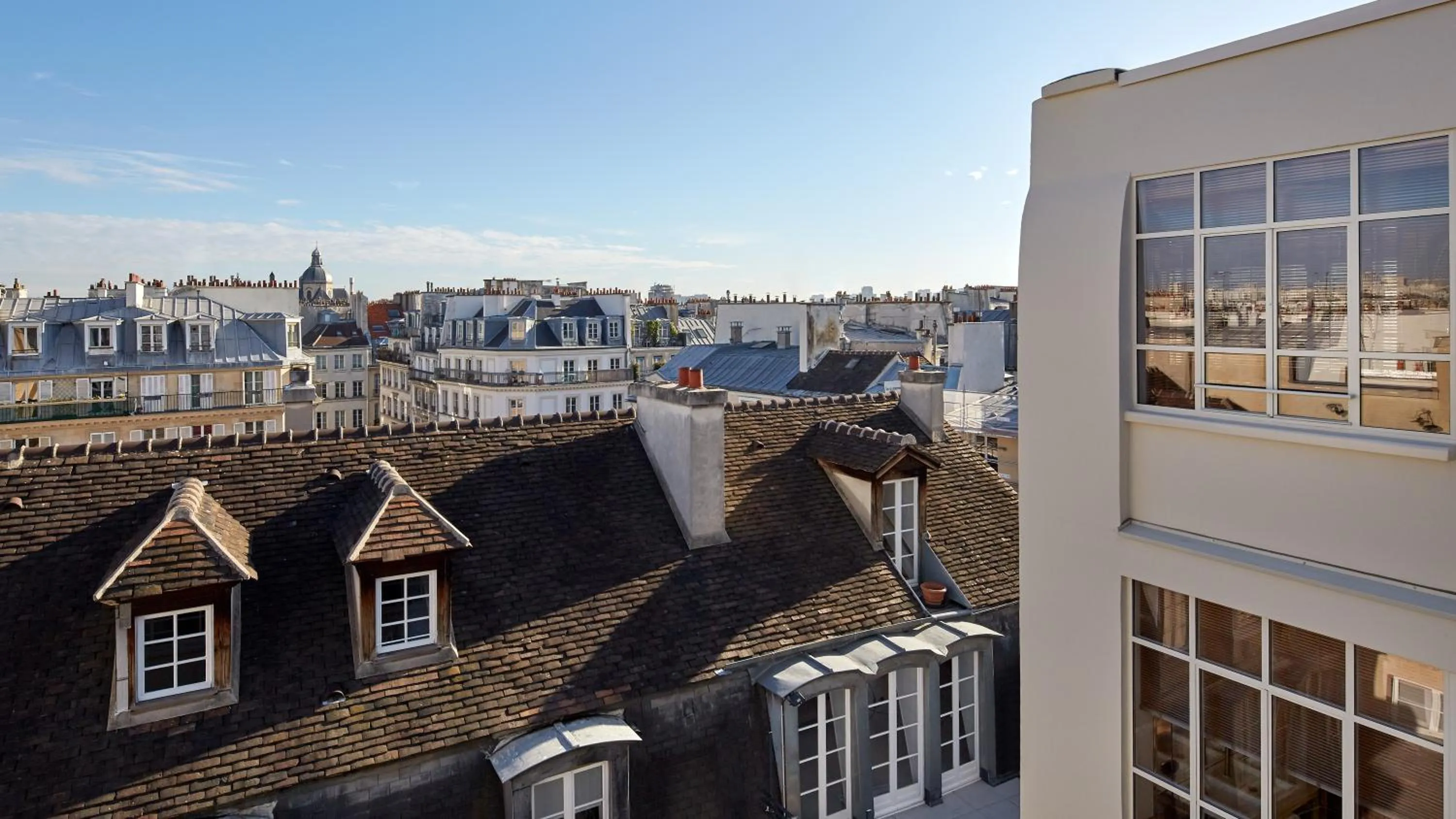 City view in 9Confidentiel