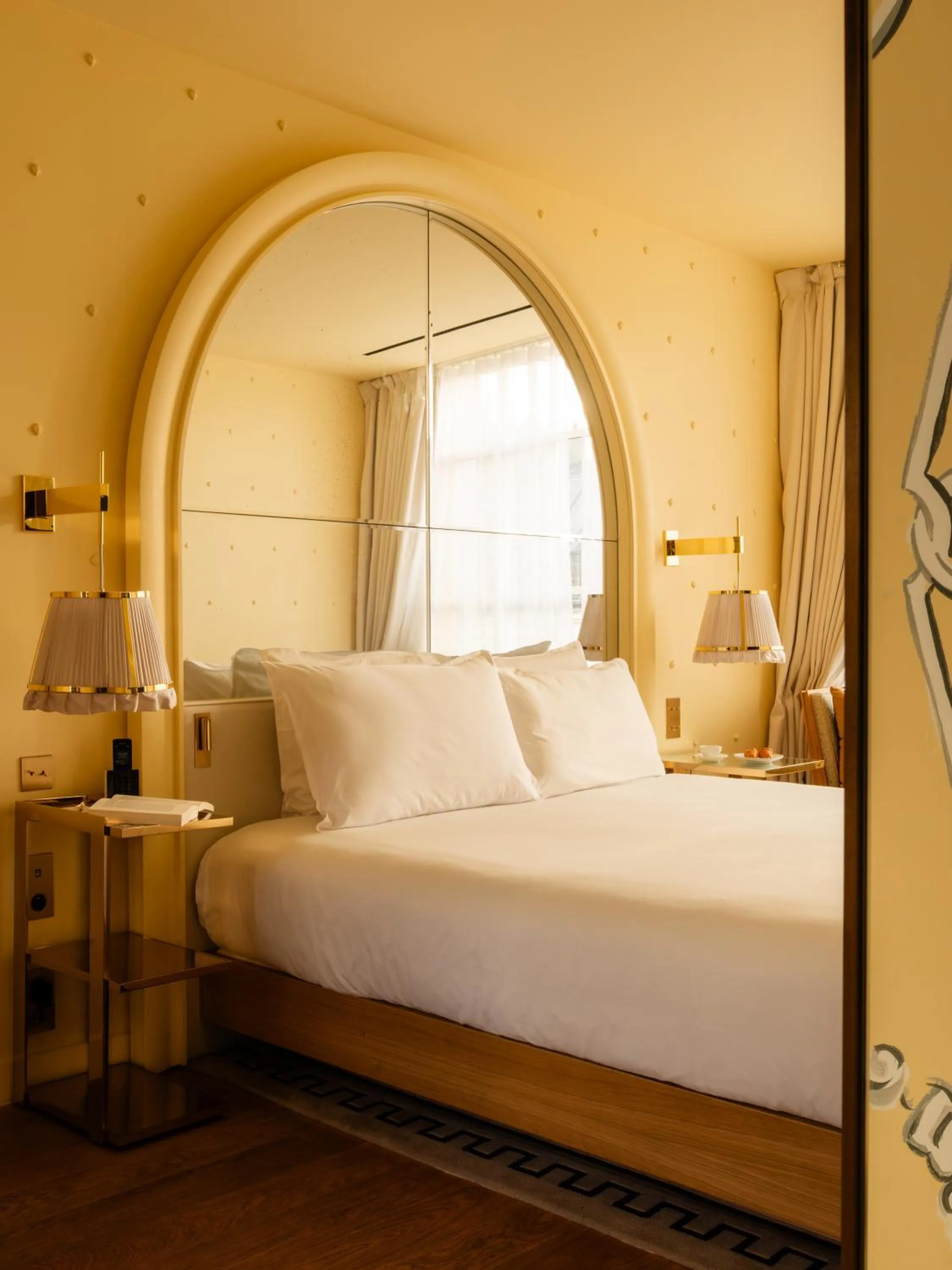 Bed in 9Confidentiel