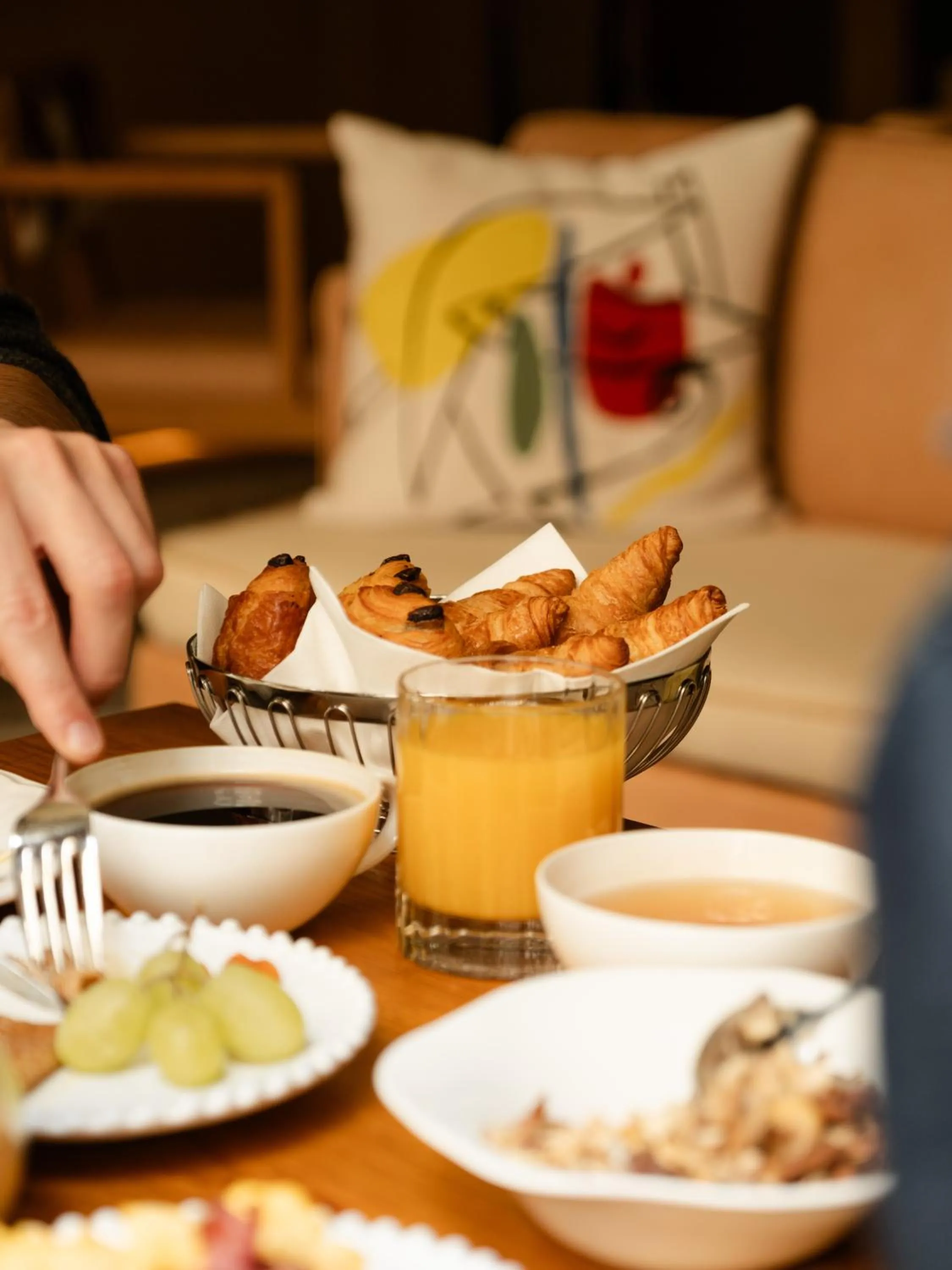 Breakfast in 9Confidentiel