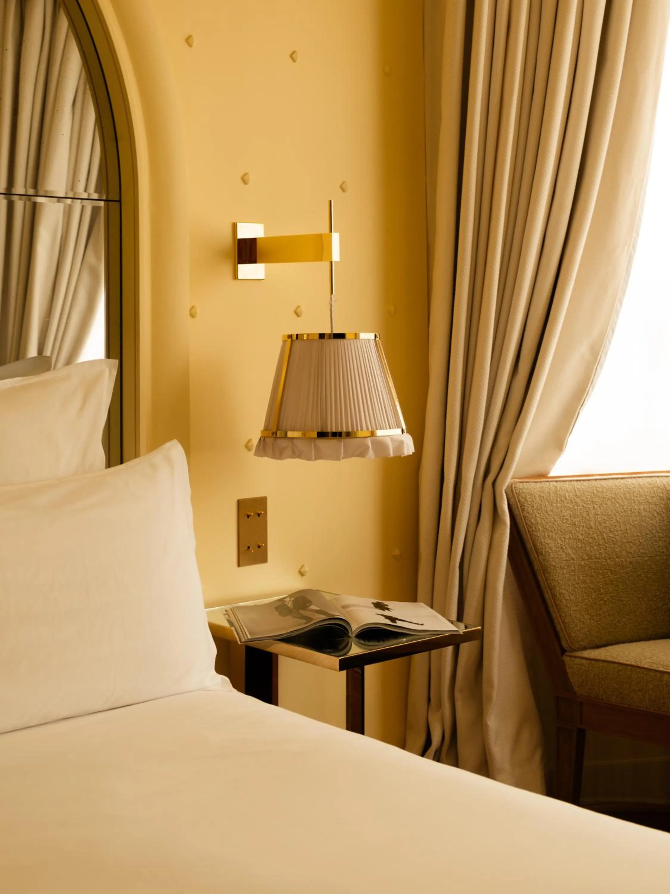 Bed in 9Confidentiel