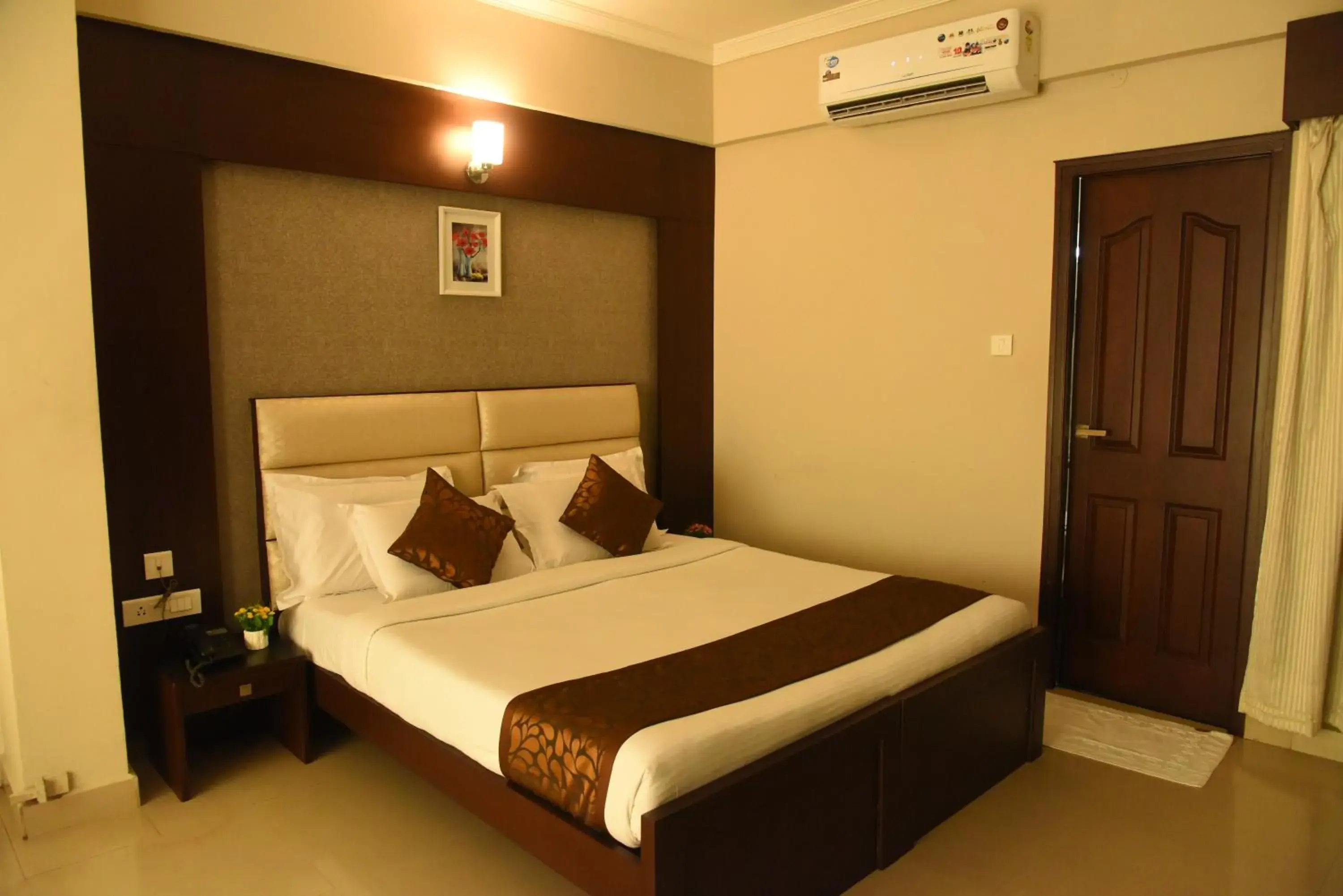 Bed in Hotel Pearl International Bed in Hotel Pearl International