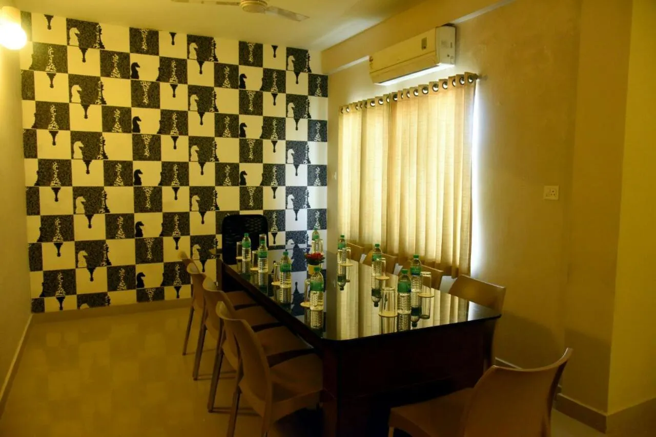 Business facilities in Hotel Pearl International