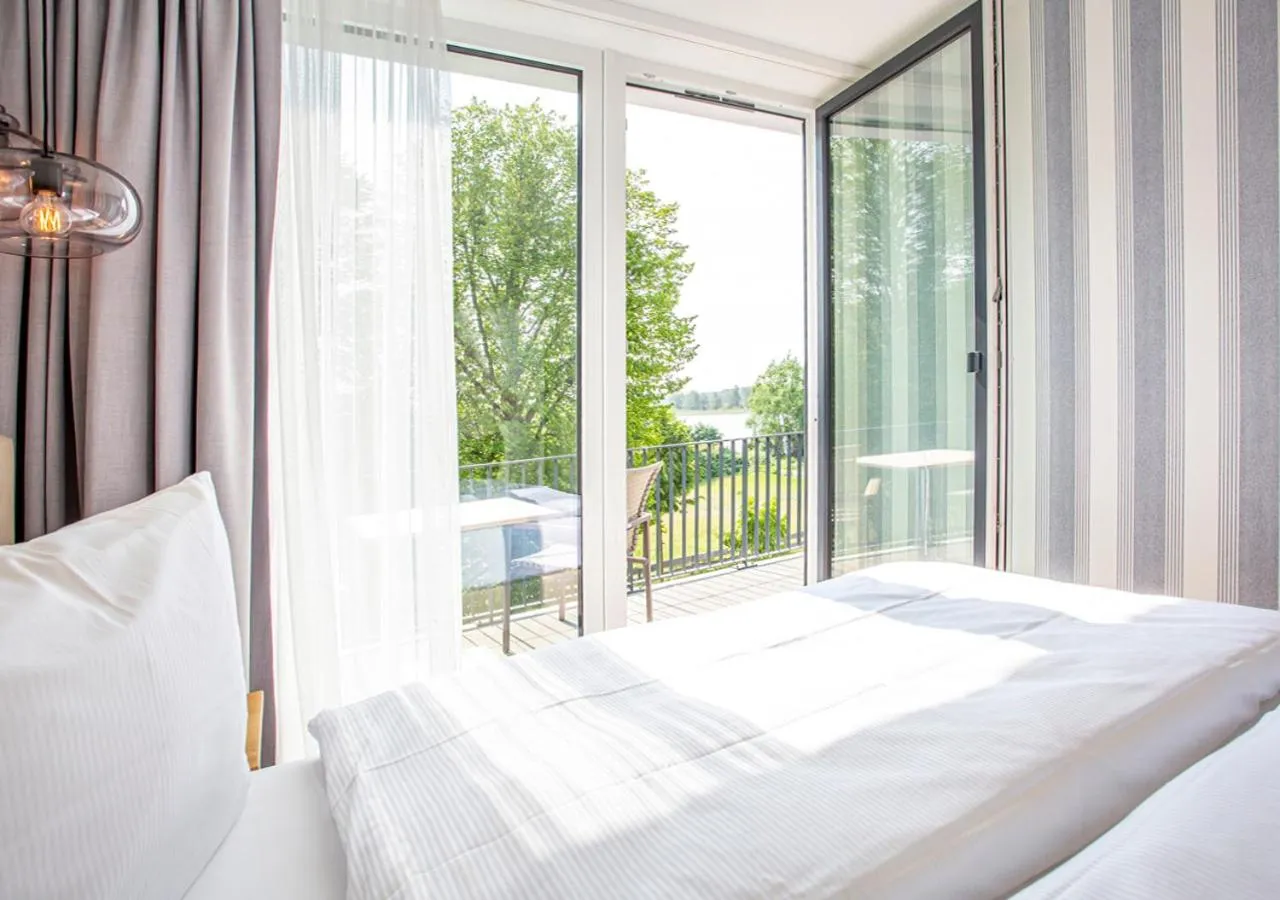 Bedroom, Bed in Maremüritz Yachthafen Resort