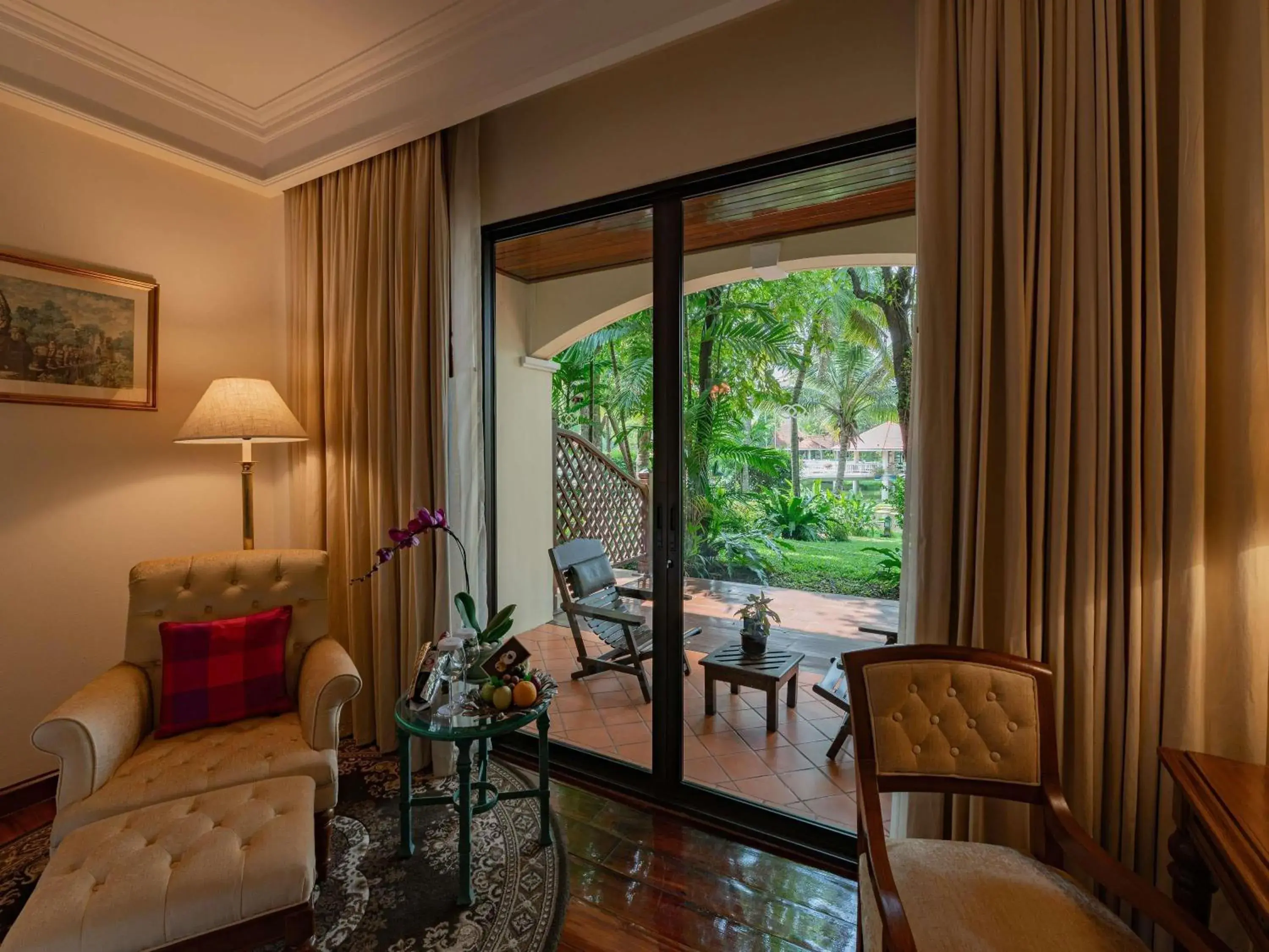Luxury King Room with Terrace in Sofitel Angkor Phokeethra Golf & Spa Resort Luxury King Room with Terrace in Sofitel Angkor Phokeethra Golf & Spa Resort