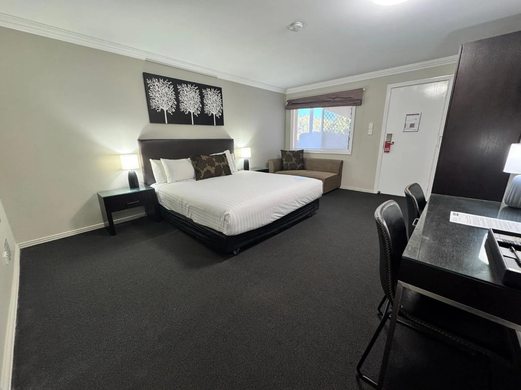 Bedroom, Bed in Ambassador On Ruthven