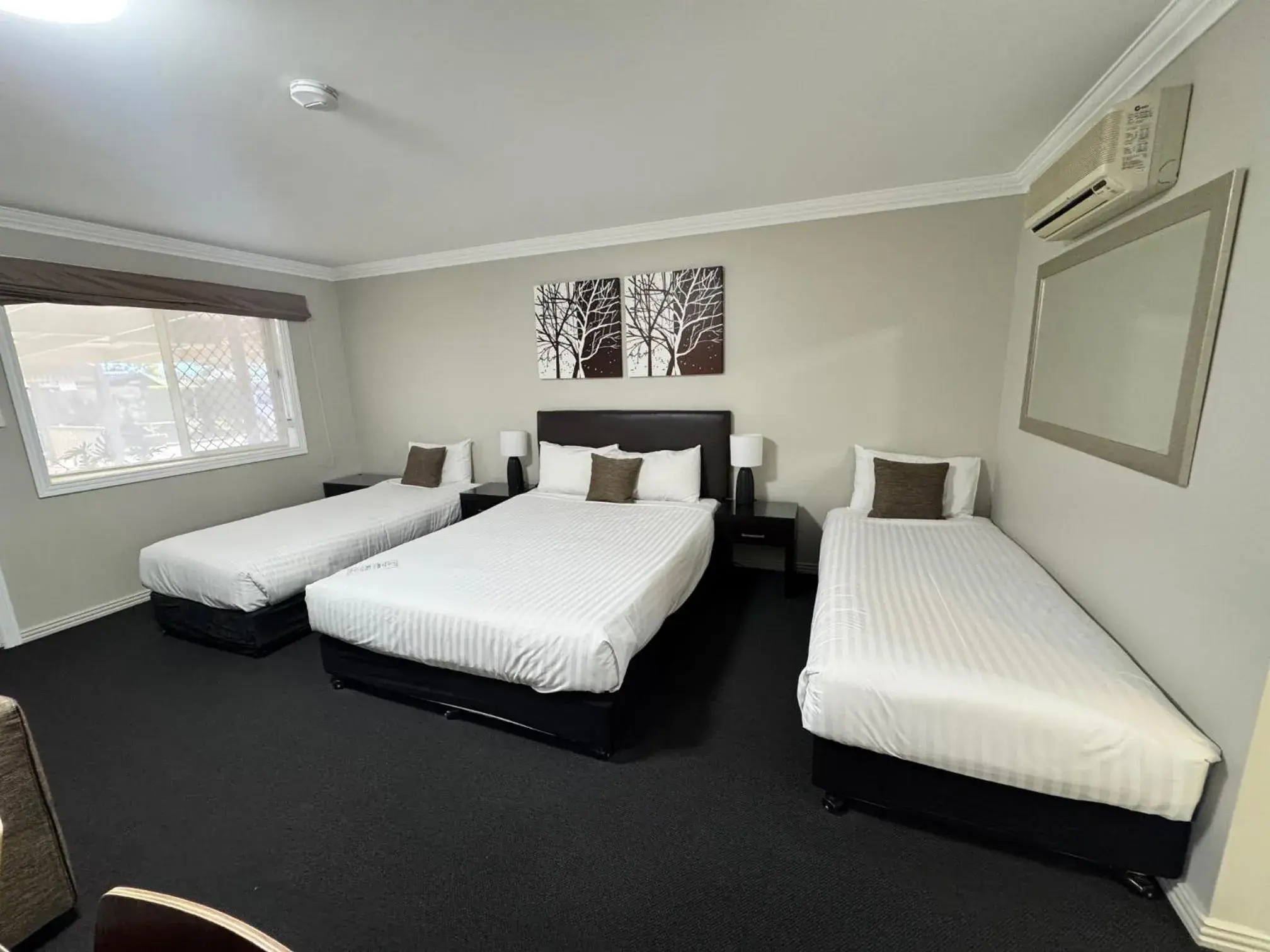 Family Room in Ambassador On Ruthven Family Room in Ambassador On Ruthven