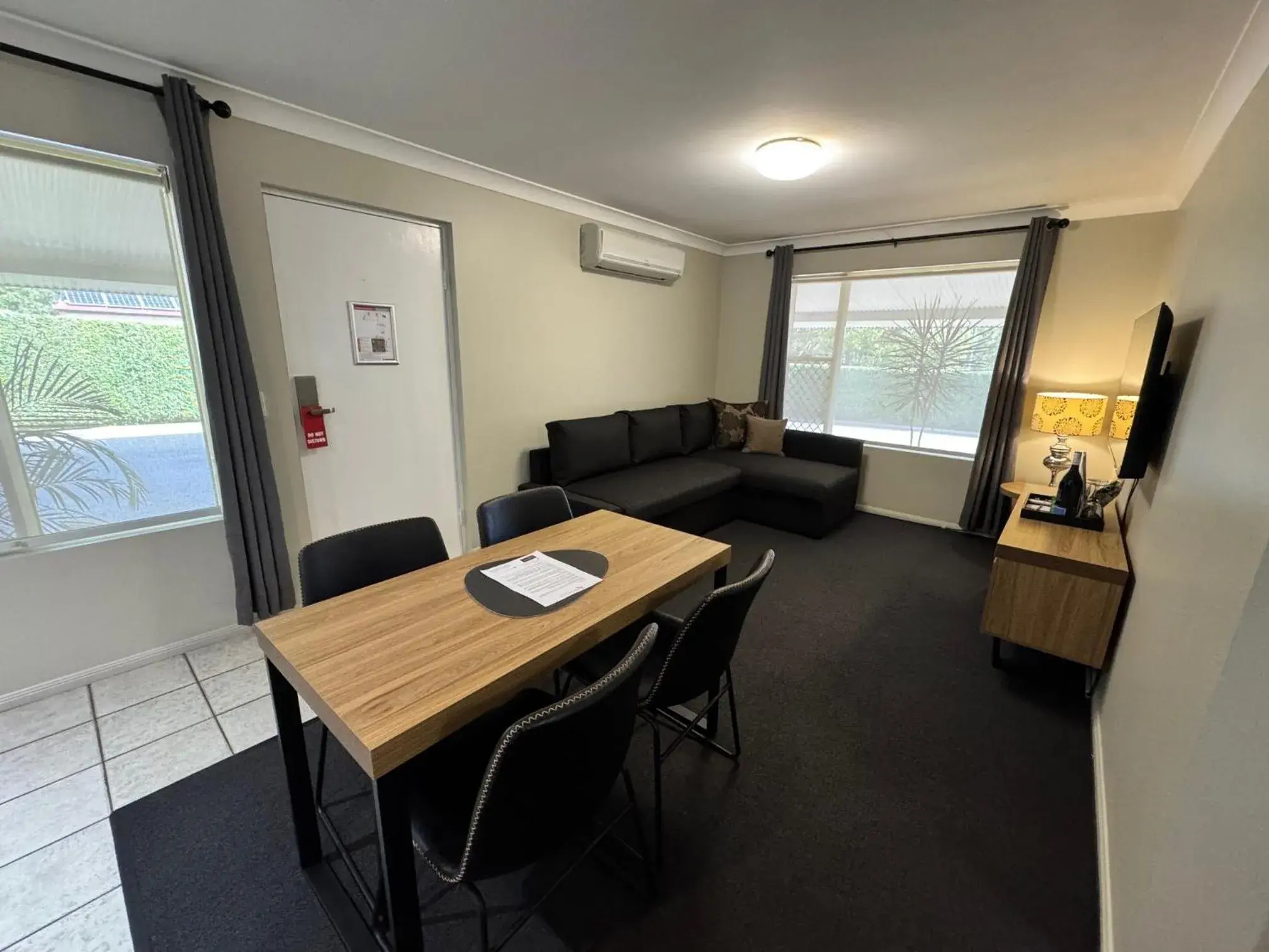 One-Bedroom Apartment in Ambassador On Ruthven One-Bedroom Apartment in Ambassador On Ruthven