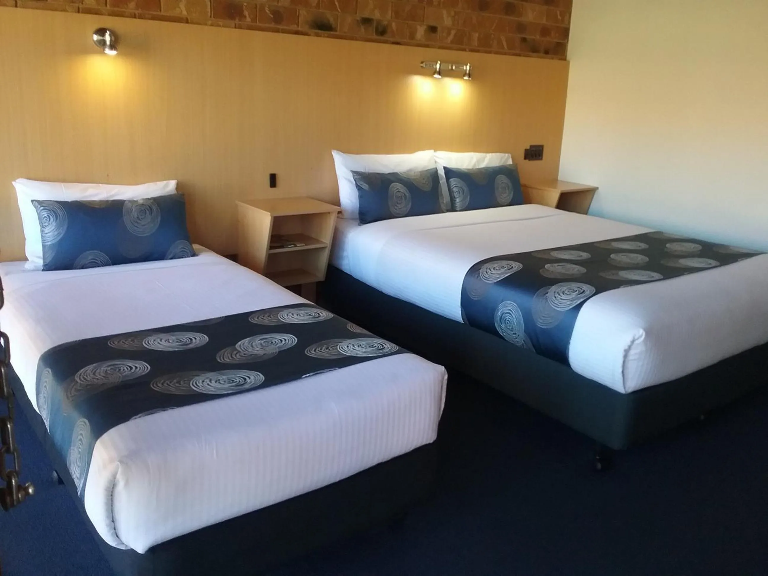 Bedroom, Bed in Werribee Park Motor Inn