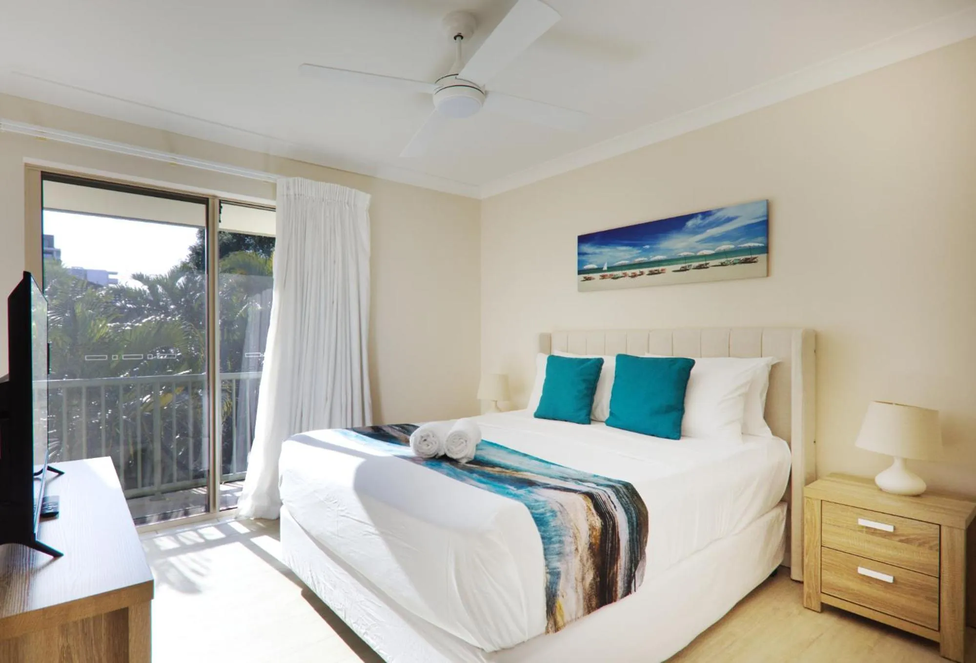Bedroom, Bed in Bila Vista Kirra Beachside Apartments