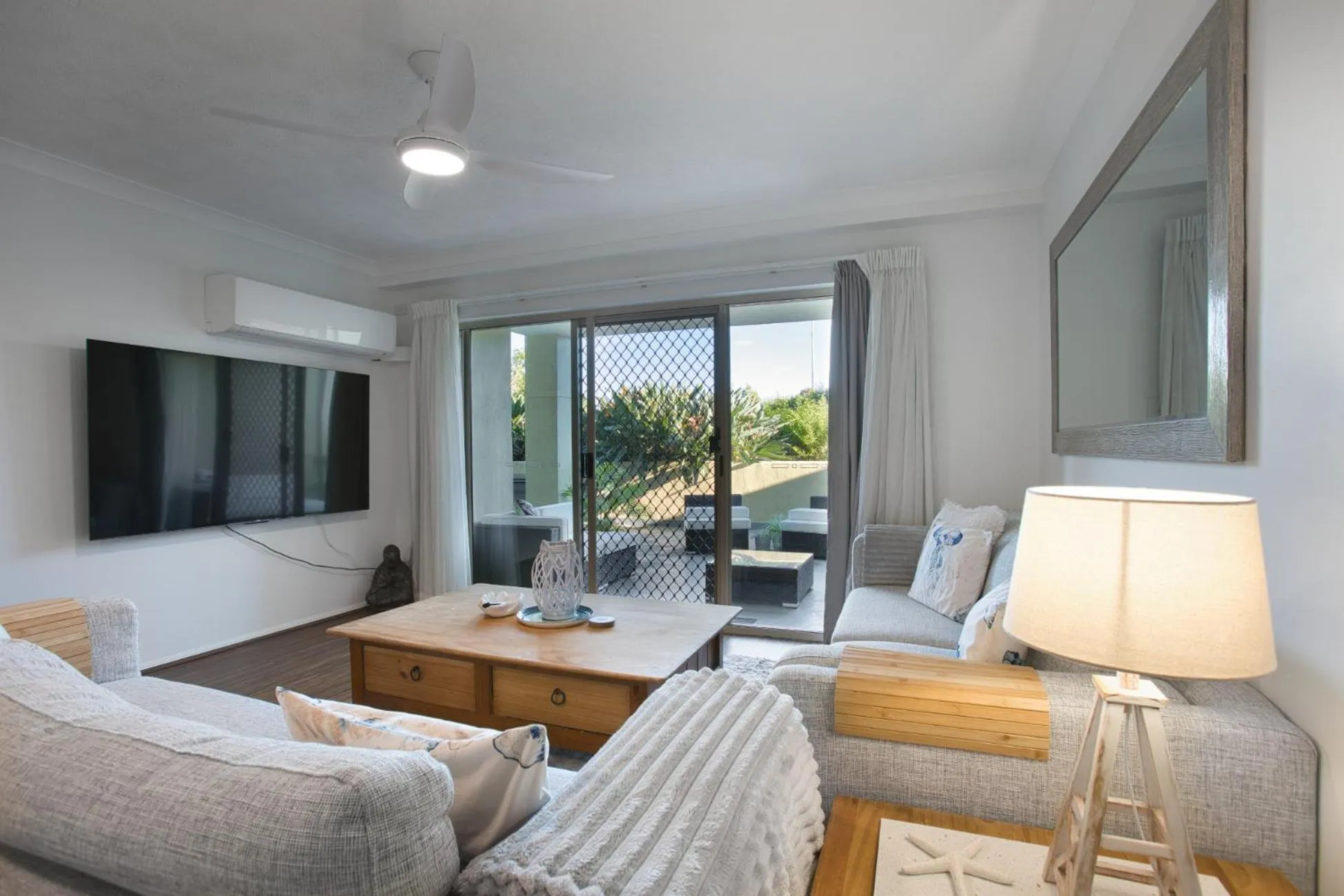 Living room in Bila Vista Kirra Beachside Apartments