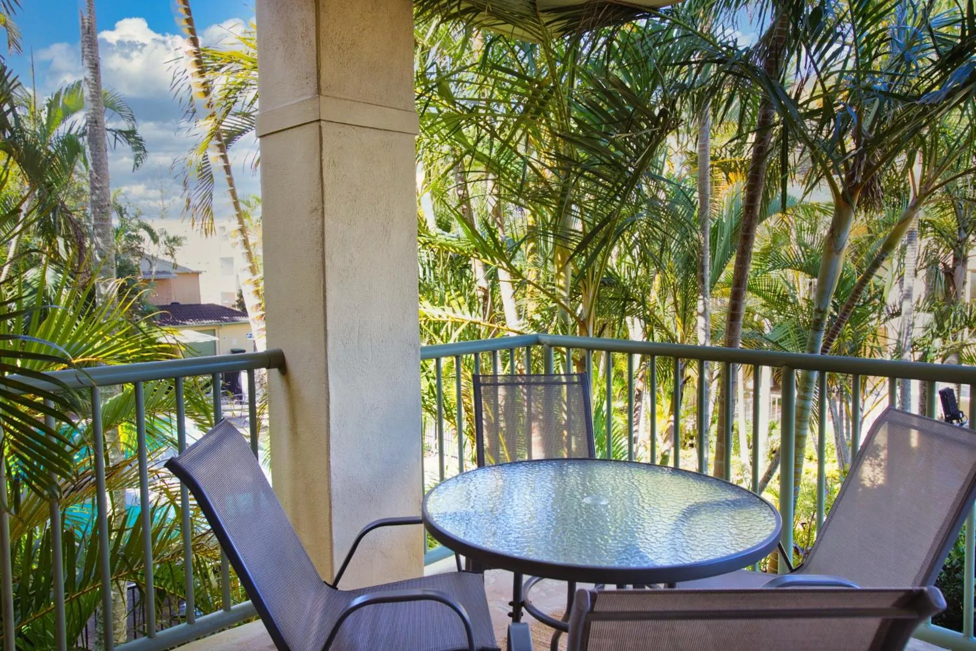 Patio in Bila Vista Kirra Beachside Apartments