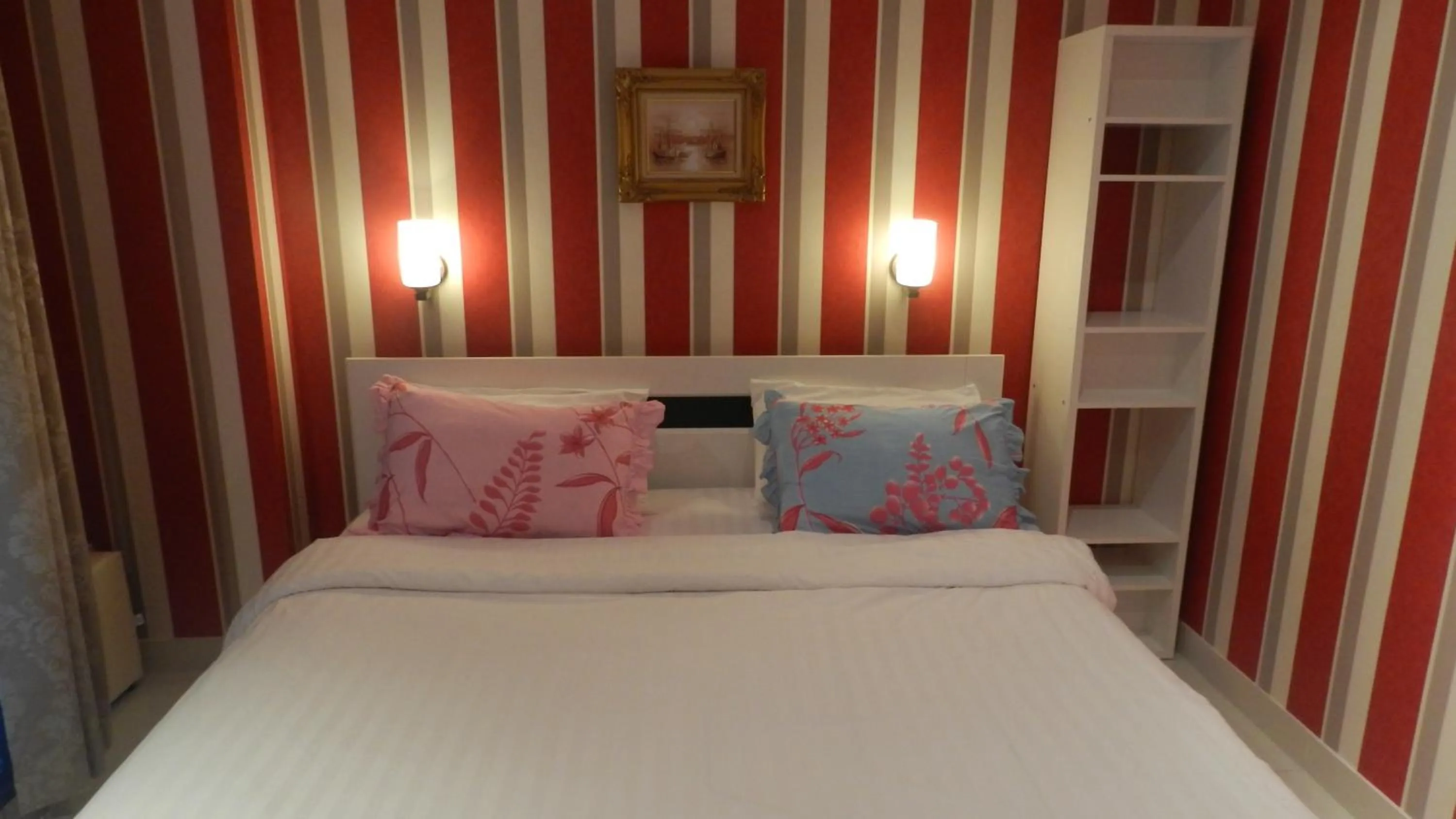 Photo of the whole room, Bed in NEOcondo @ PATTAYA