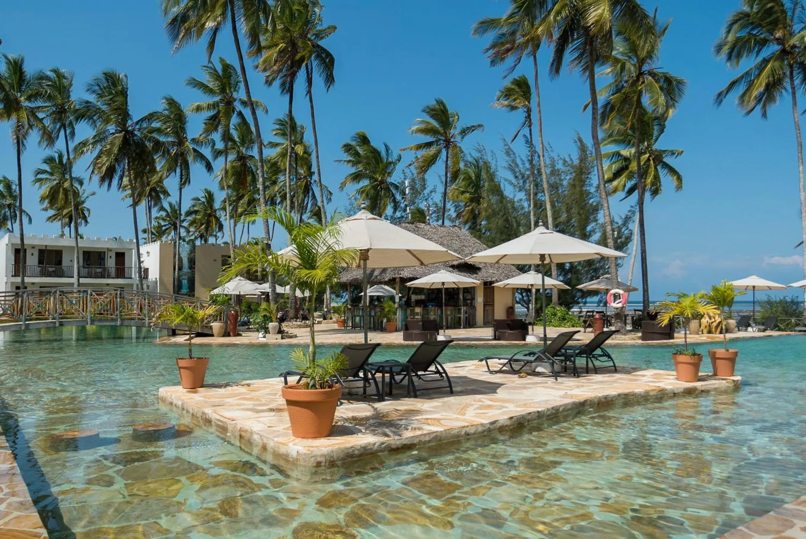 Swimming pool in Zanzibar Bay Resort & Spa Swimming pool in Zanzibar Bay Resort & Spa