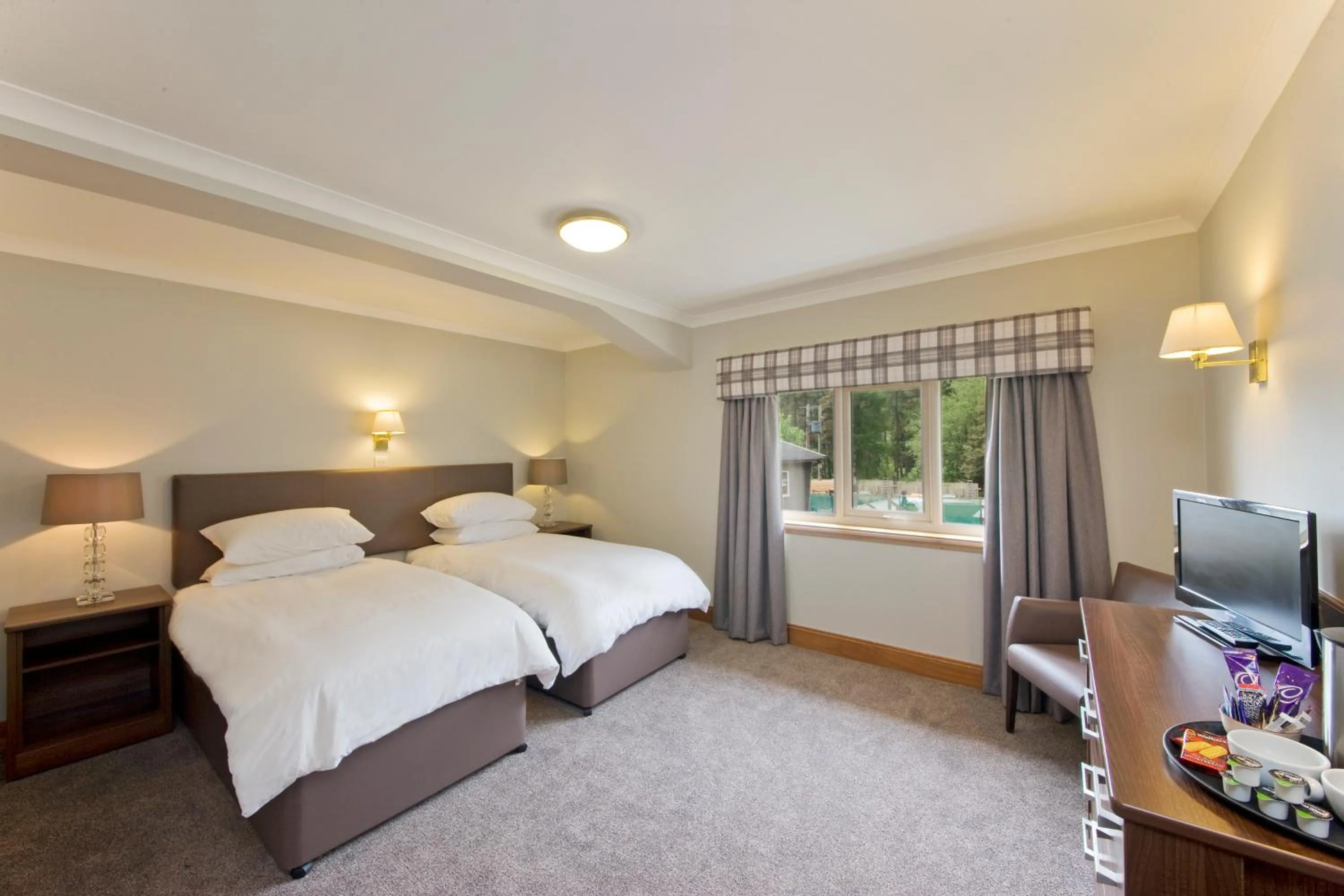 Photo of the whole room, Bed in Tyndrum Lodges