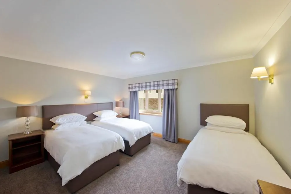 Photo of the whole room, Bed in Tyndrum Lodges