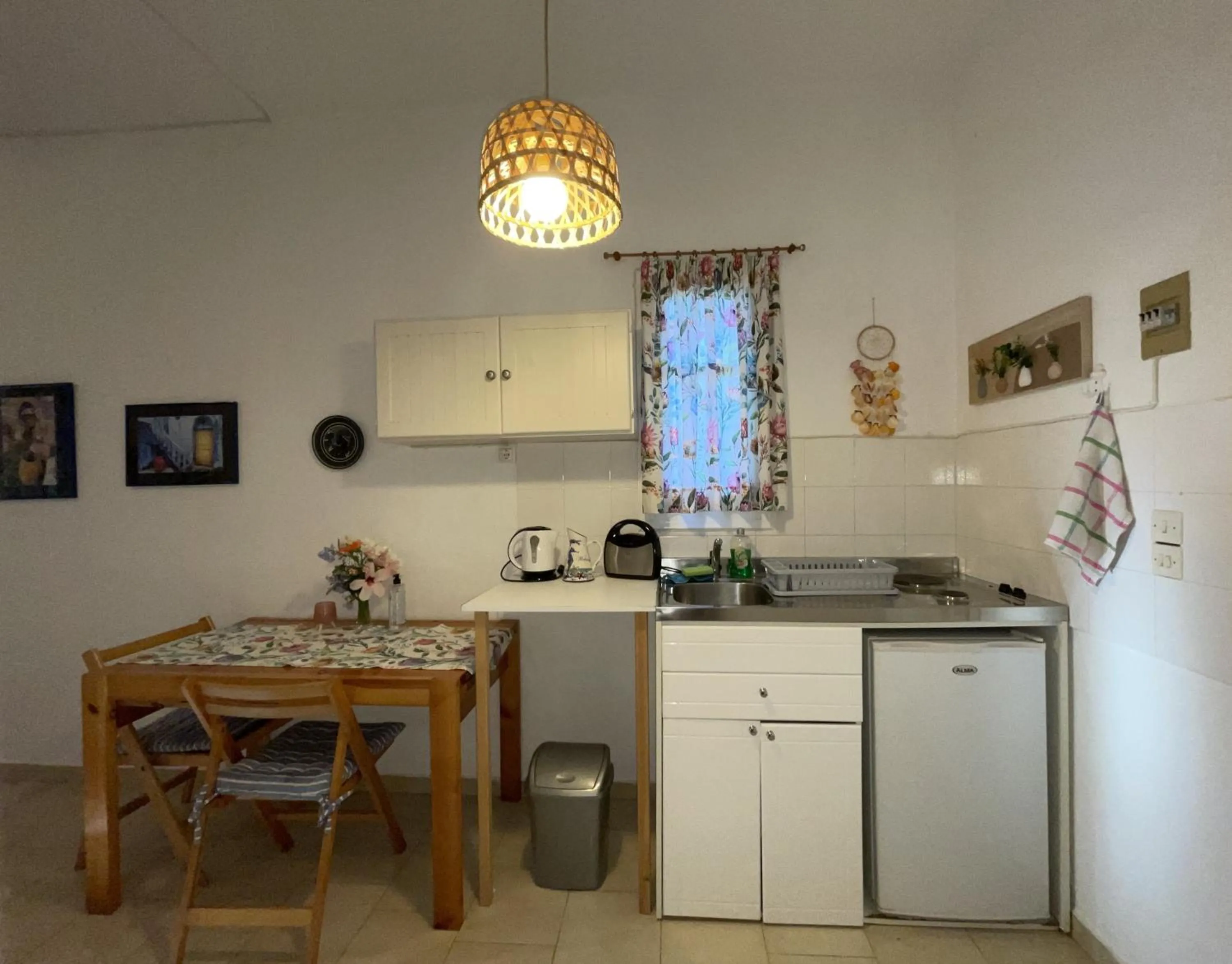 Coffee/tea facilities in Villa Gelly's Studios