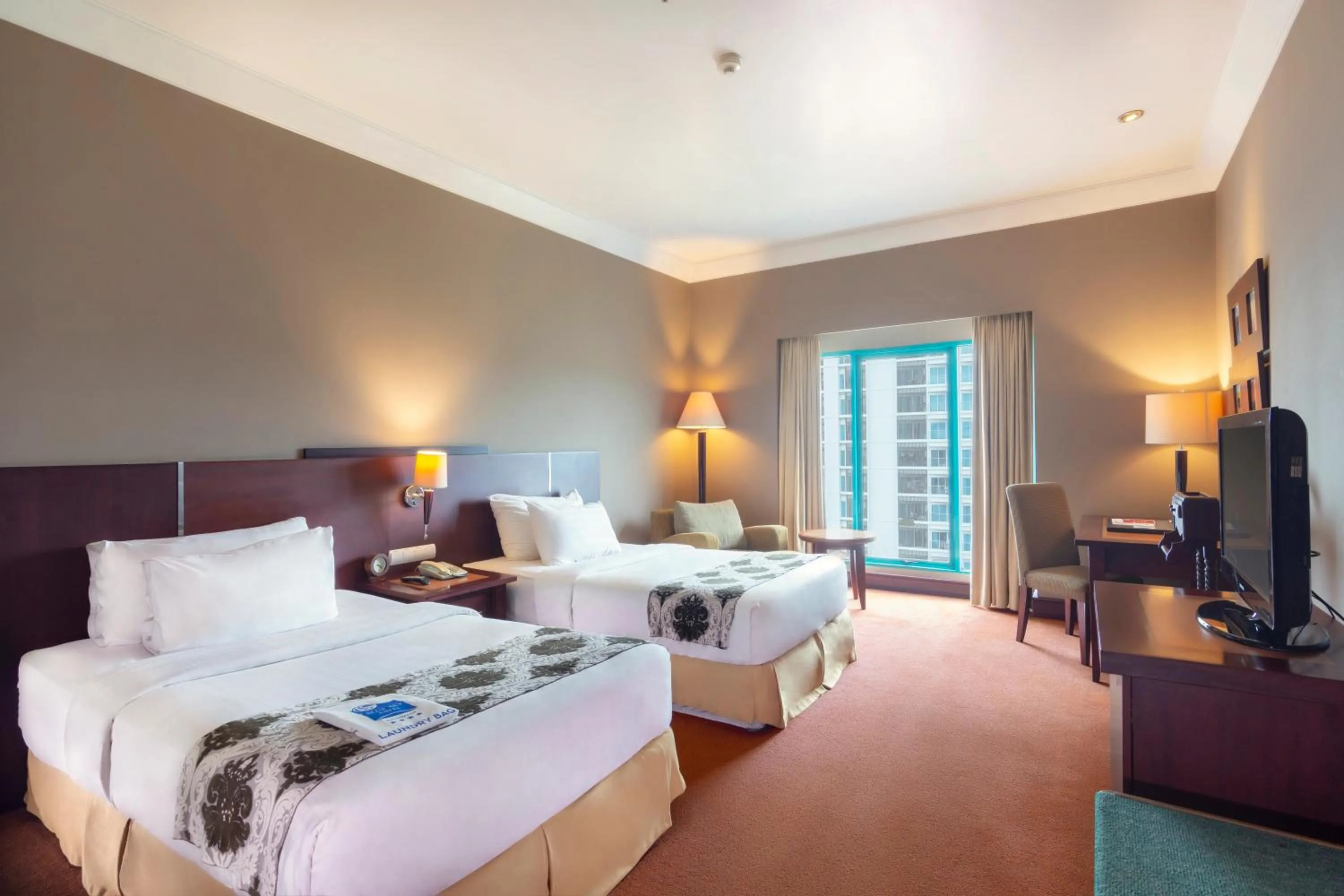 Bedroom, Bed in Blue Sky Hotel Balikpapan