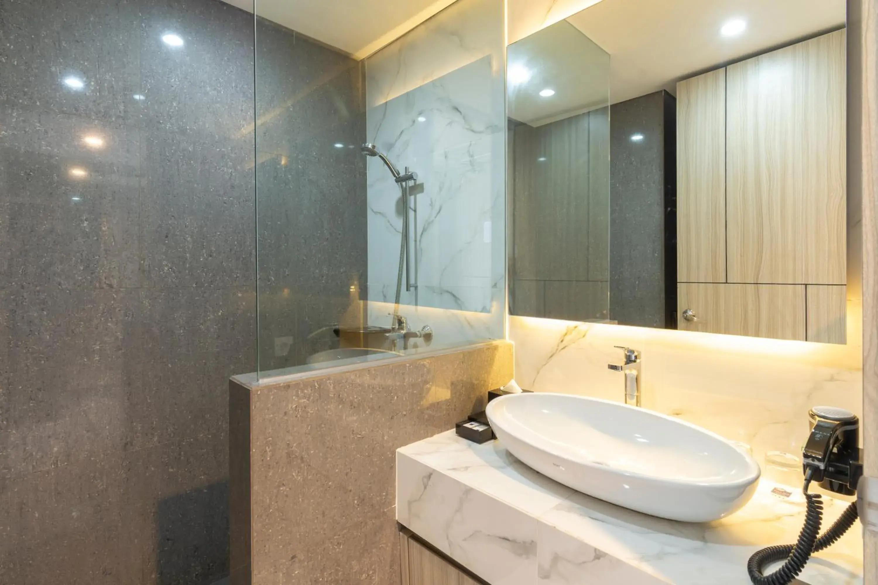 Executive Twin Bed in Blue Sky Hotel Balikpapan Executive Twin Bed in Blue Sky Hotel Balikpapan