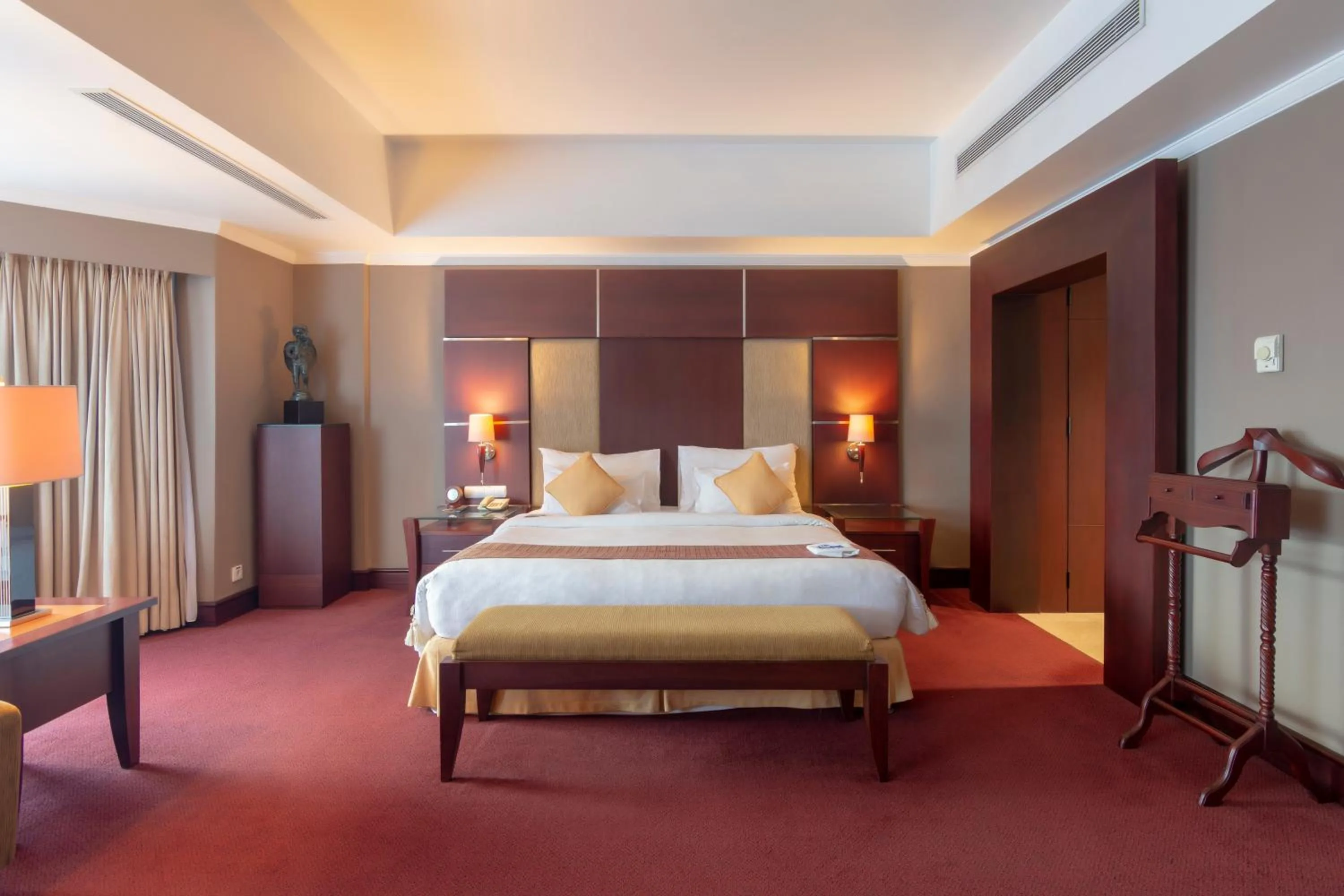 Bedroom, Bed in Blue Sky Hotel Balikpapan