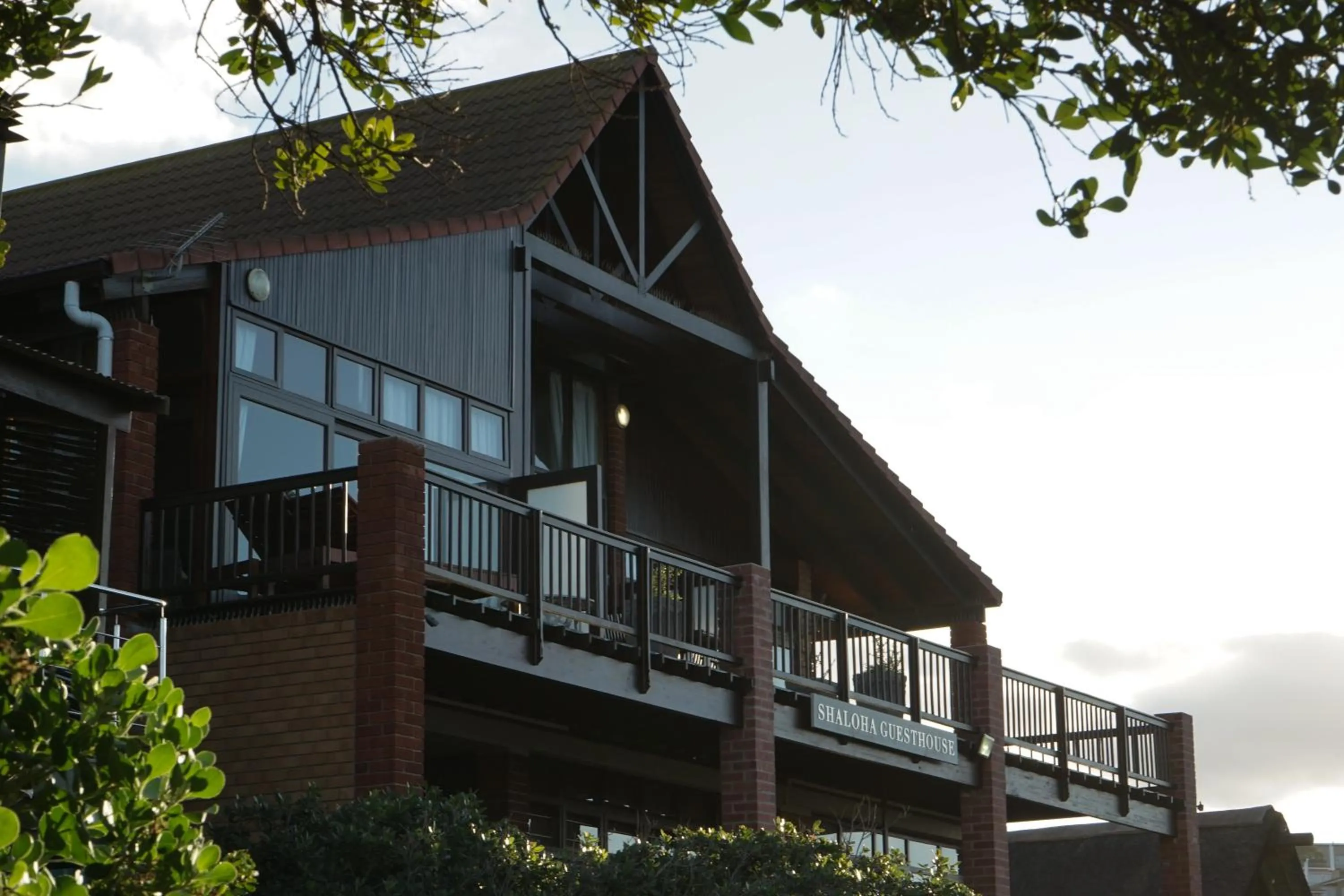 Property building in Shaloha Guesthouse on Supertubes