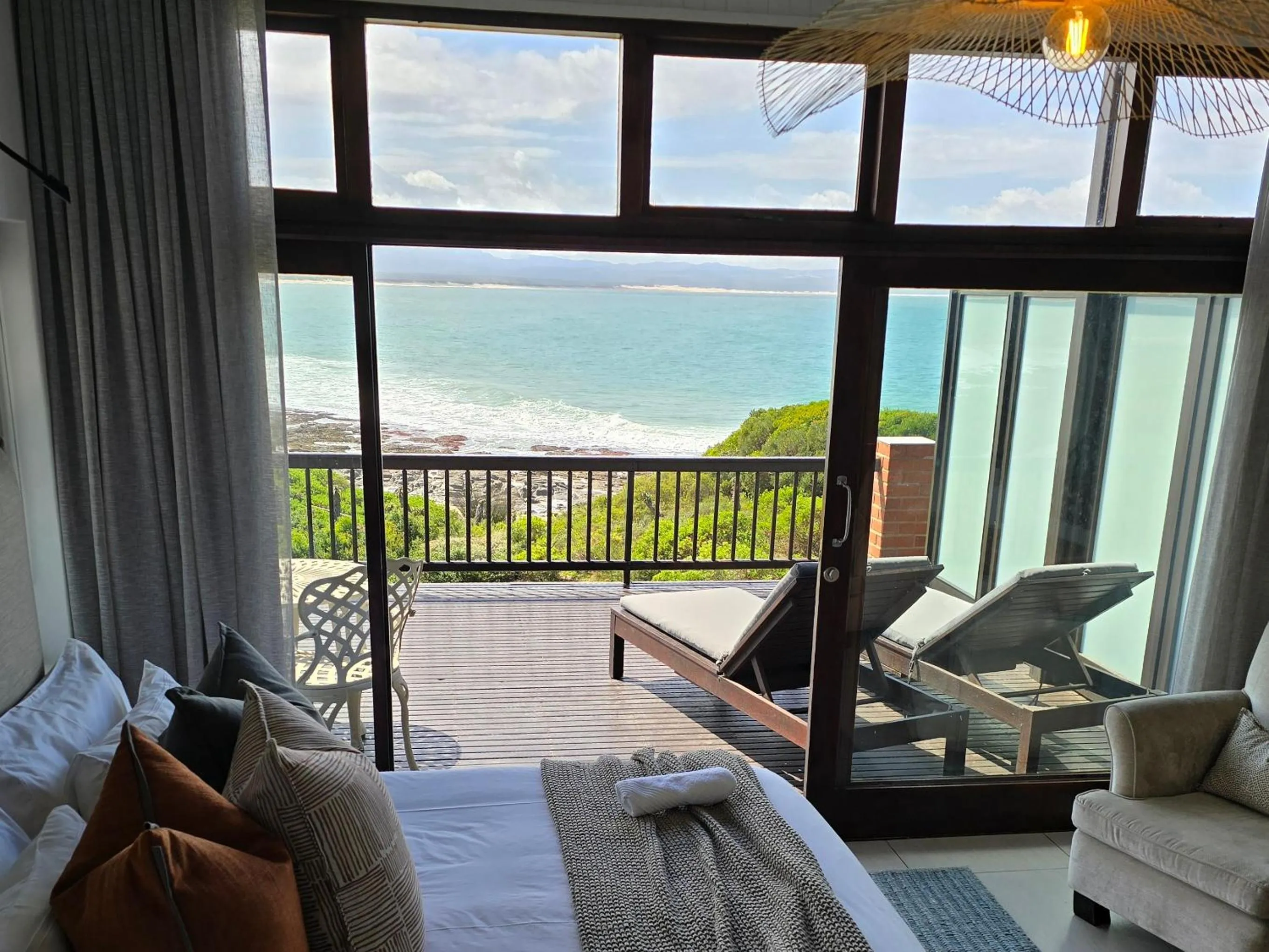 View (from property/room), Bed in Shaloha Guesthouse on Supertubes