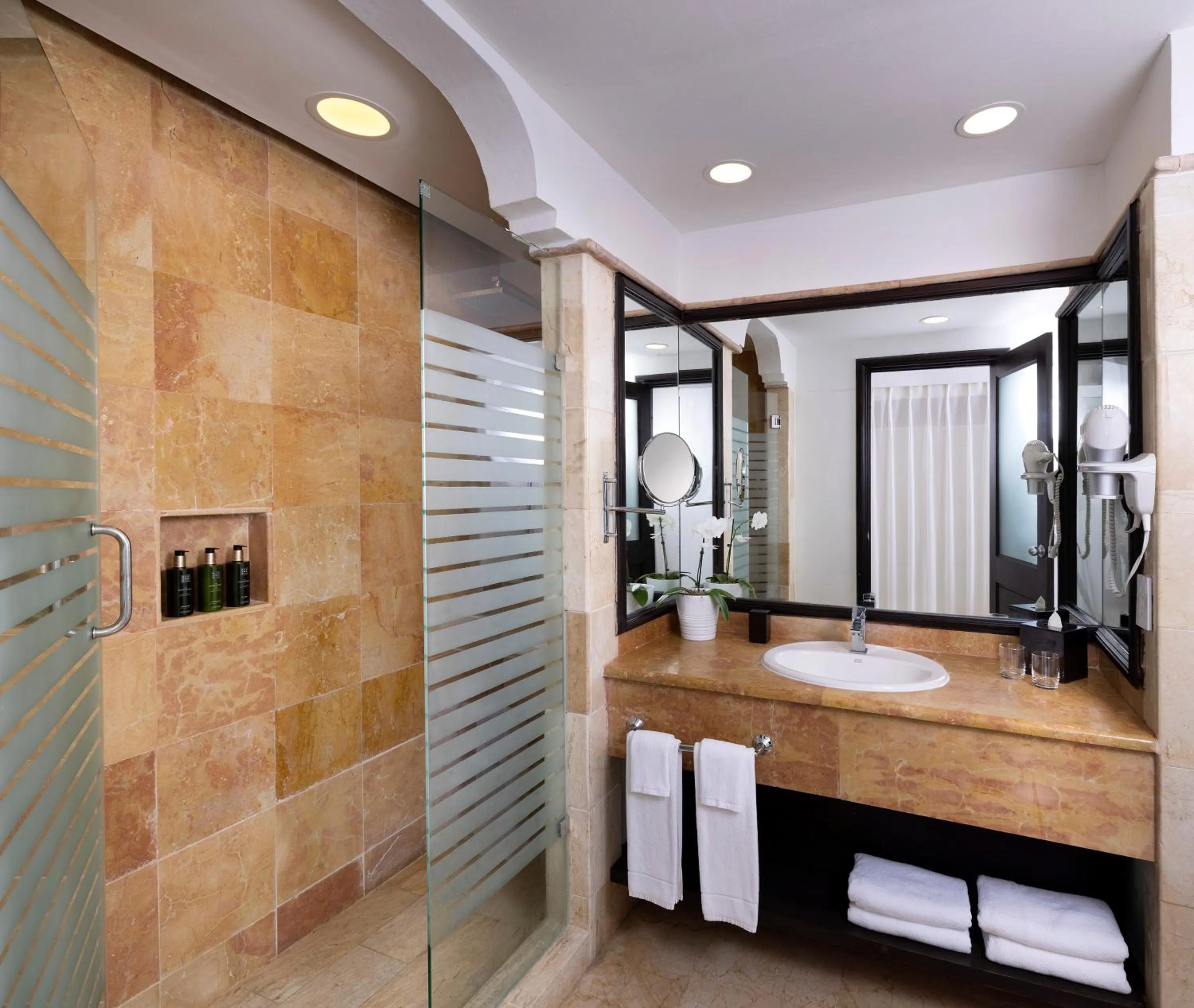 Bathroom in Meliá Caribe Beach Resort-All Inclusive