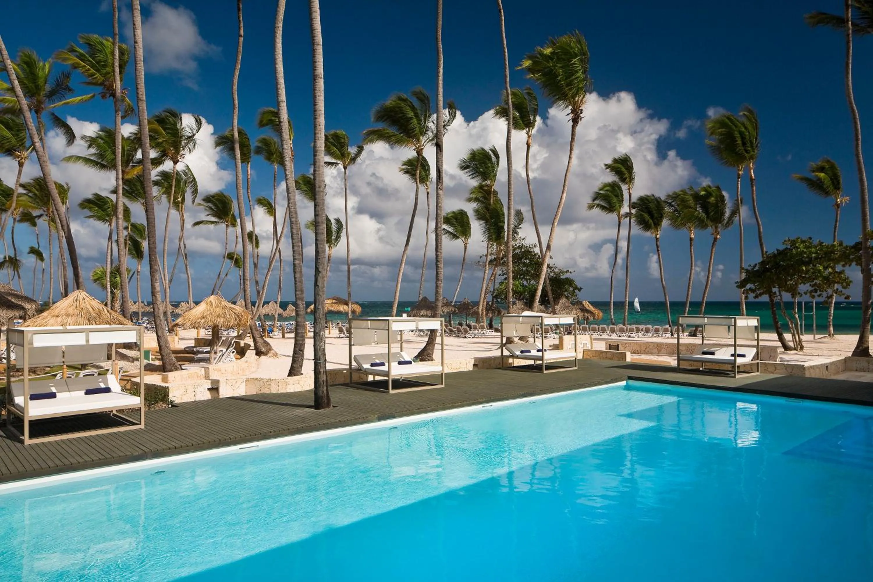 Swimming pool in Meliá Caribe Beach Resort-All Inclusive