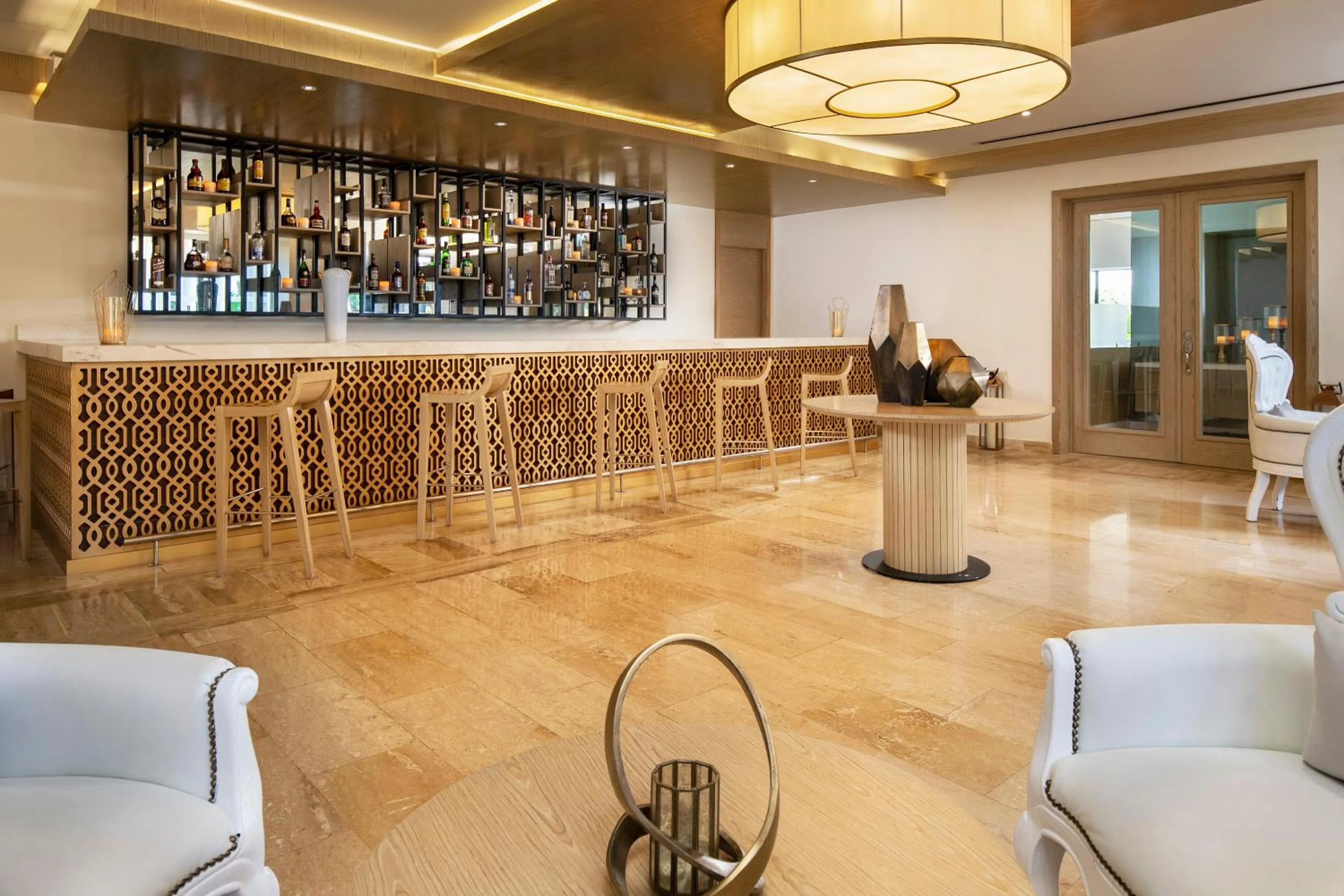 Lounge or bar in Meliá Caribe Beach Resort-All Inclusive