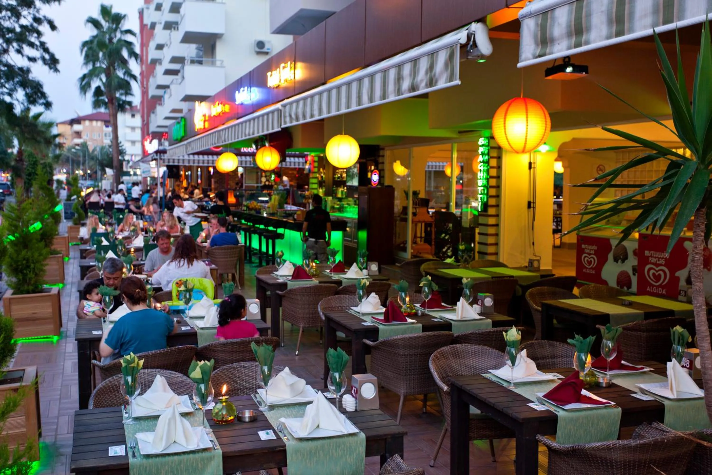 Restaurant/places to eat in Royalisa City Apart Hotel