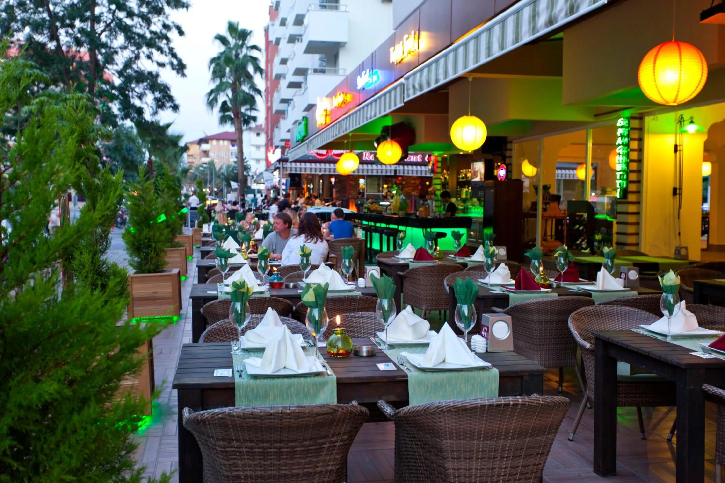 Food and drinks in Royalisa City Apart Hotel