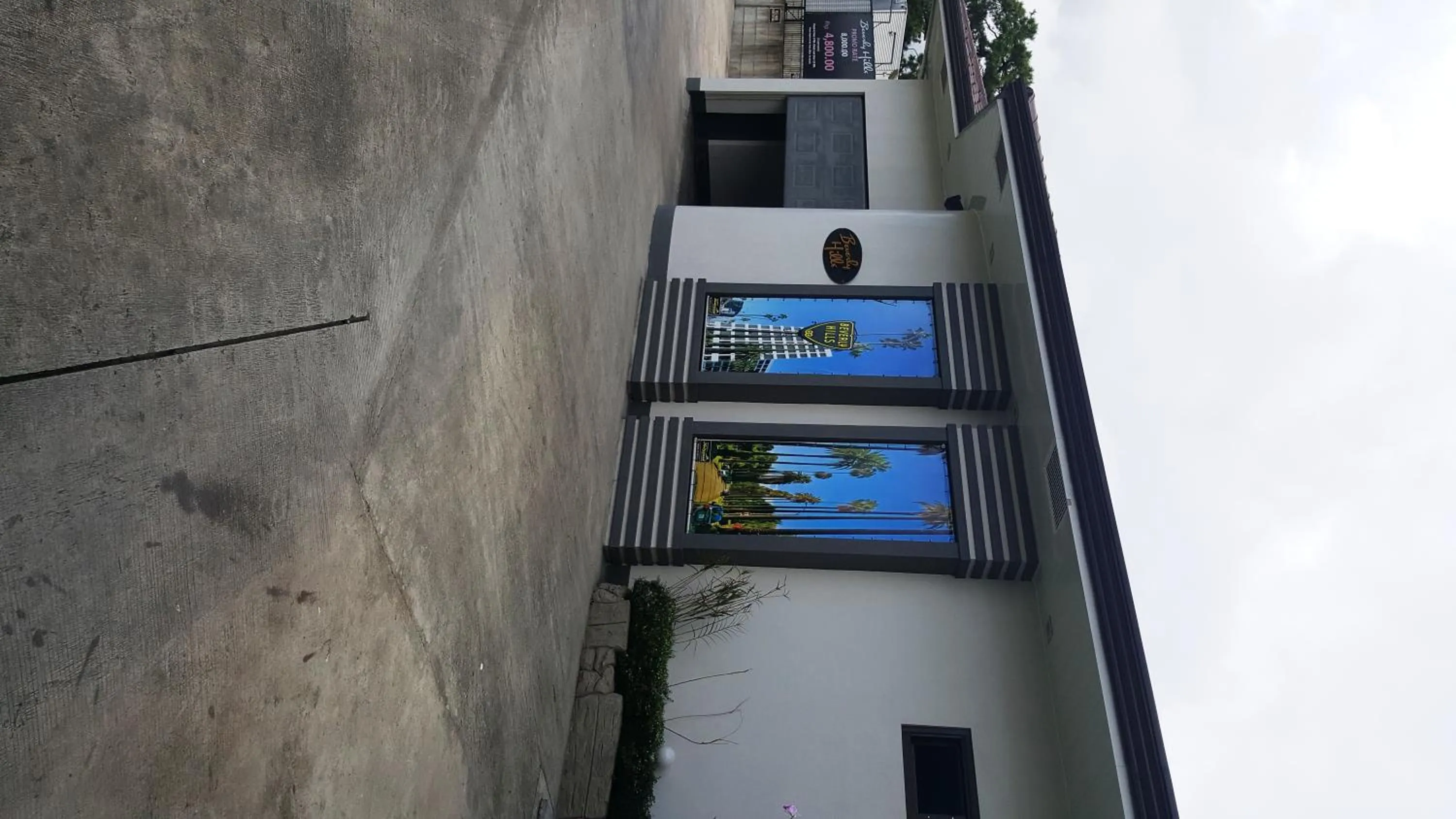 Hollywood Drive-In Hotel