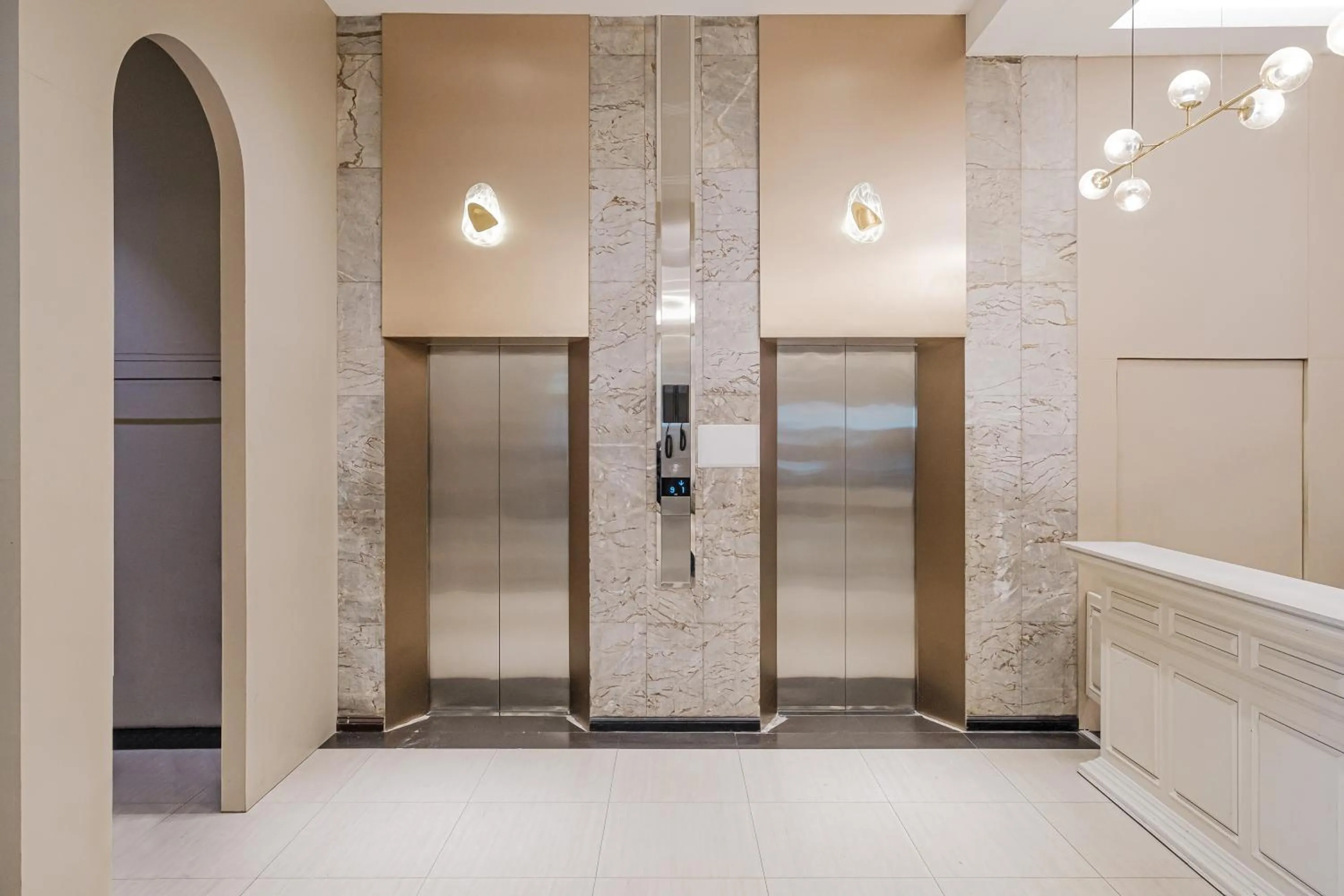 elevator in Boss Mansion