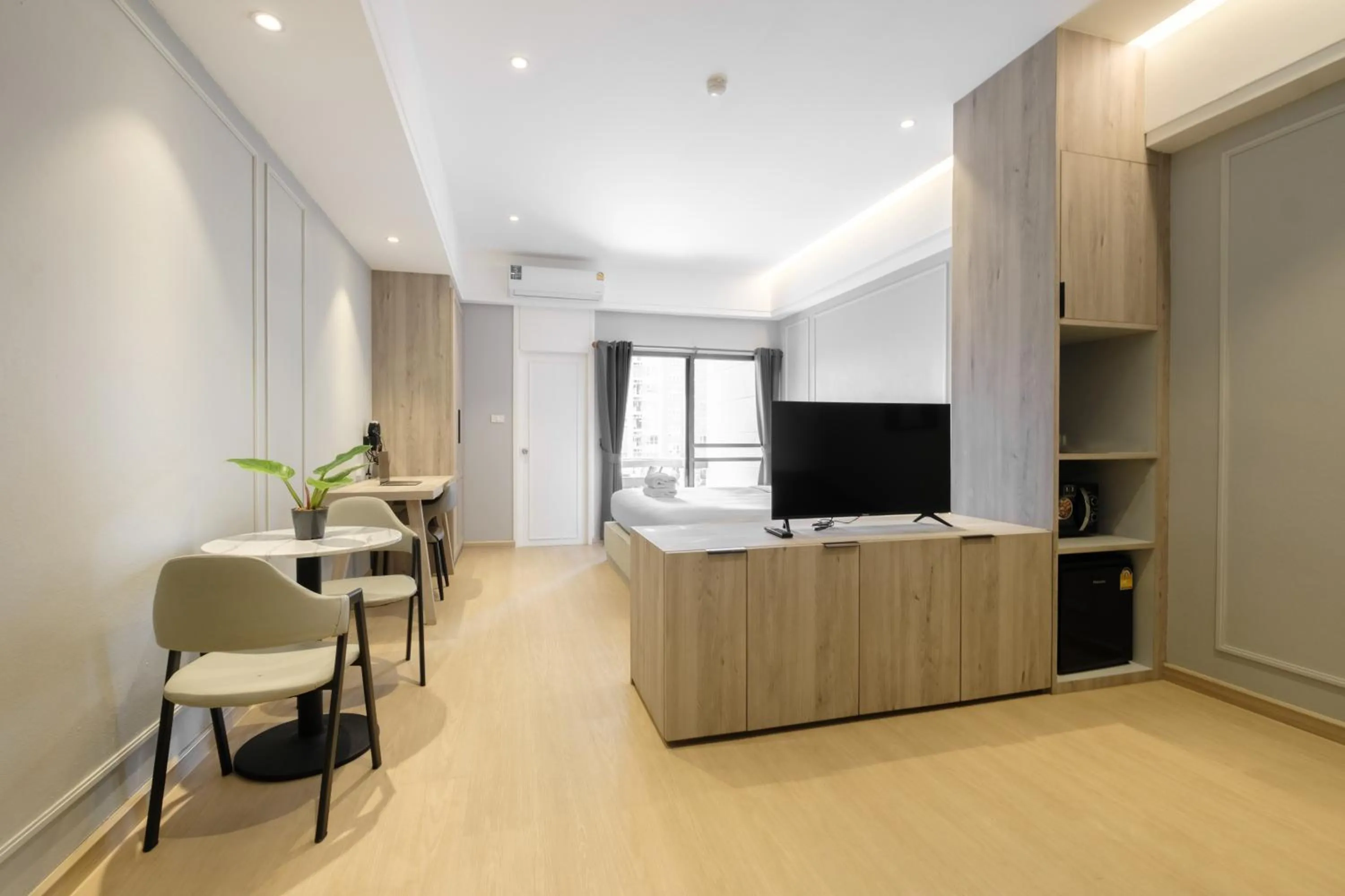 TV and multimedia in Boss Mansion