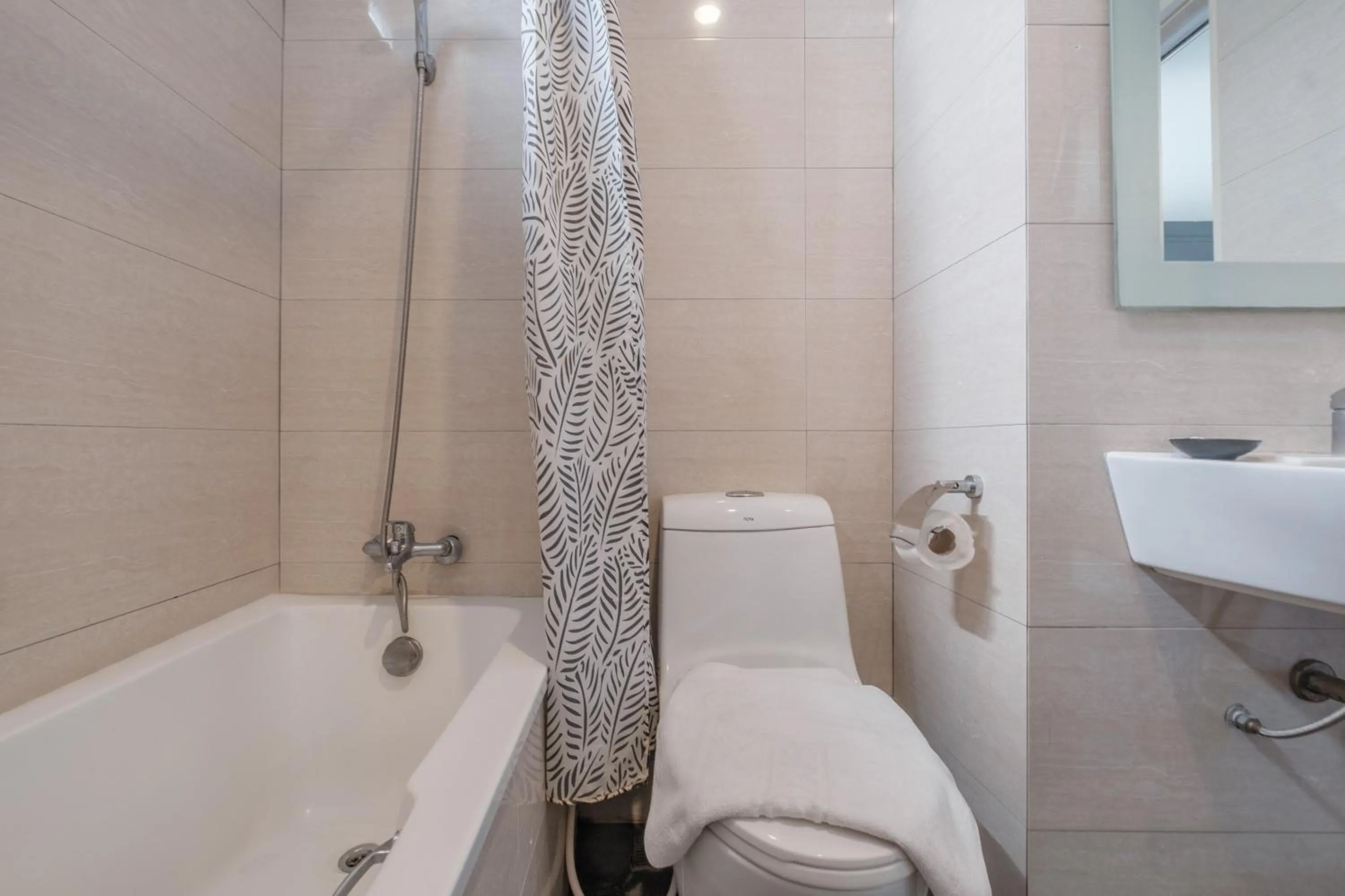 Shower in Boss Mansion