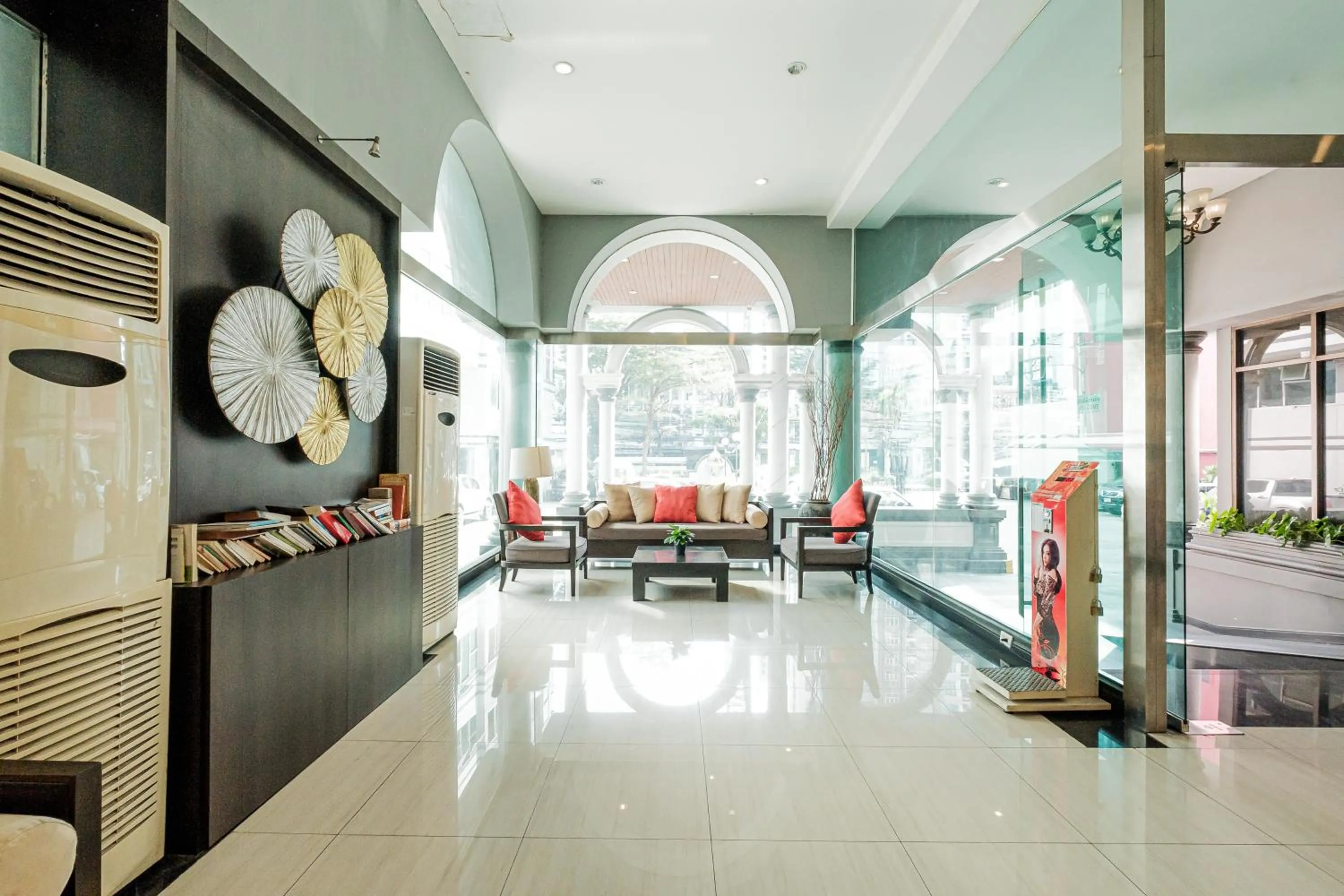 Lobby or reception in Boss Mansion