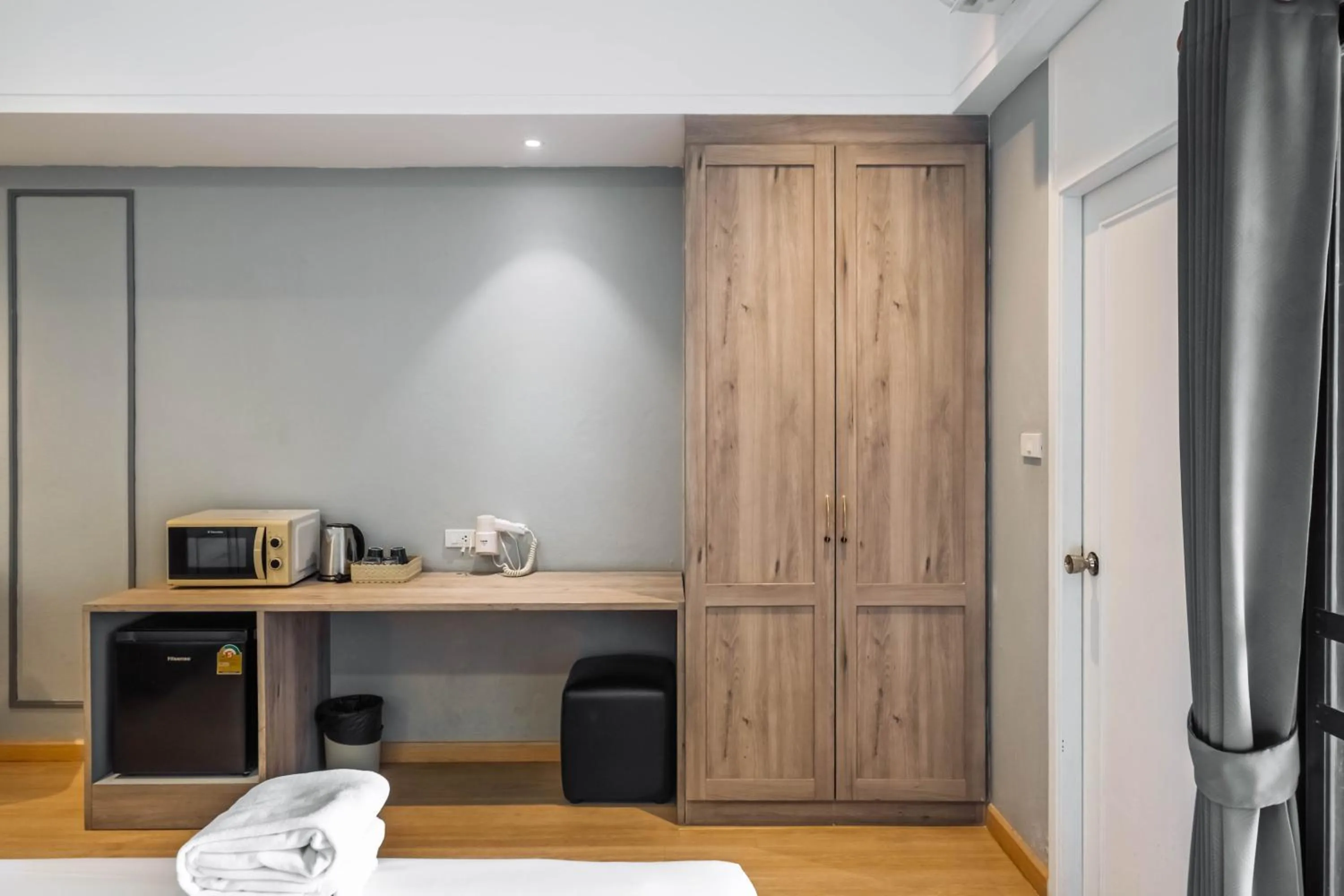 Coffee/tea facilities in Boss Mansion