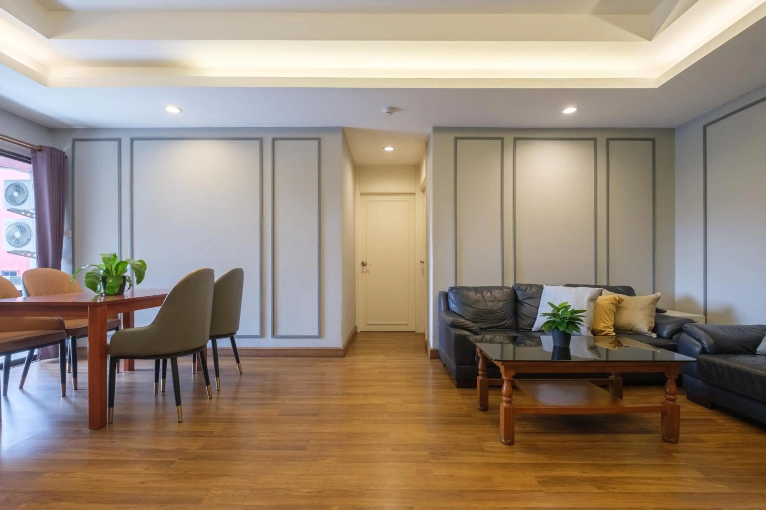 Living room in Boss Mansion