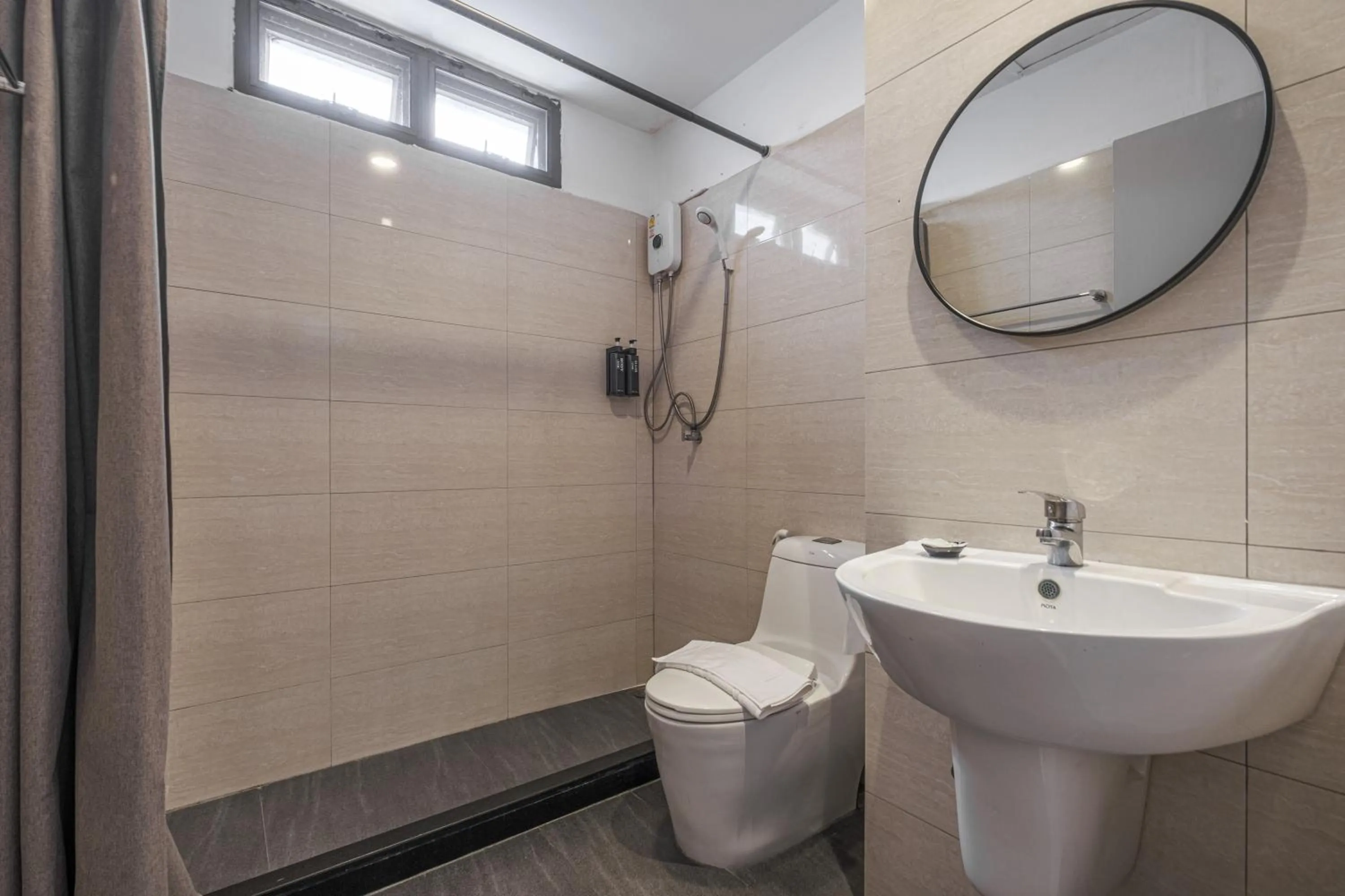 Shower in Boss Hotel