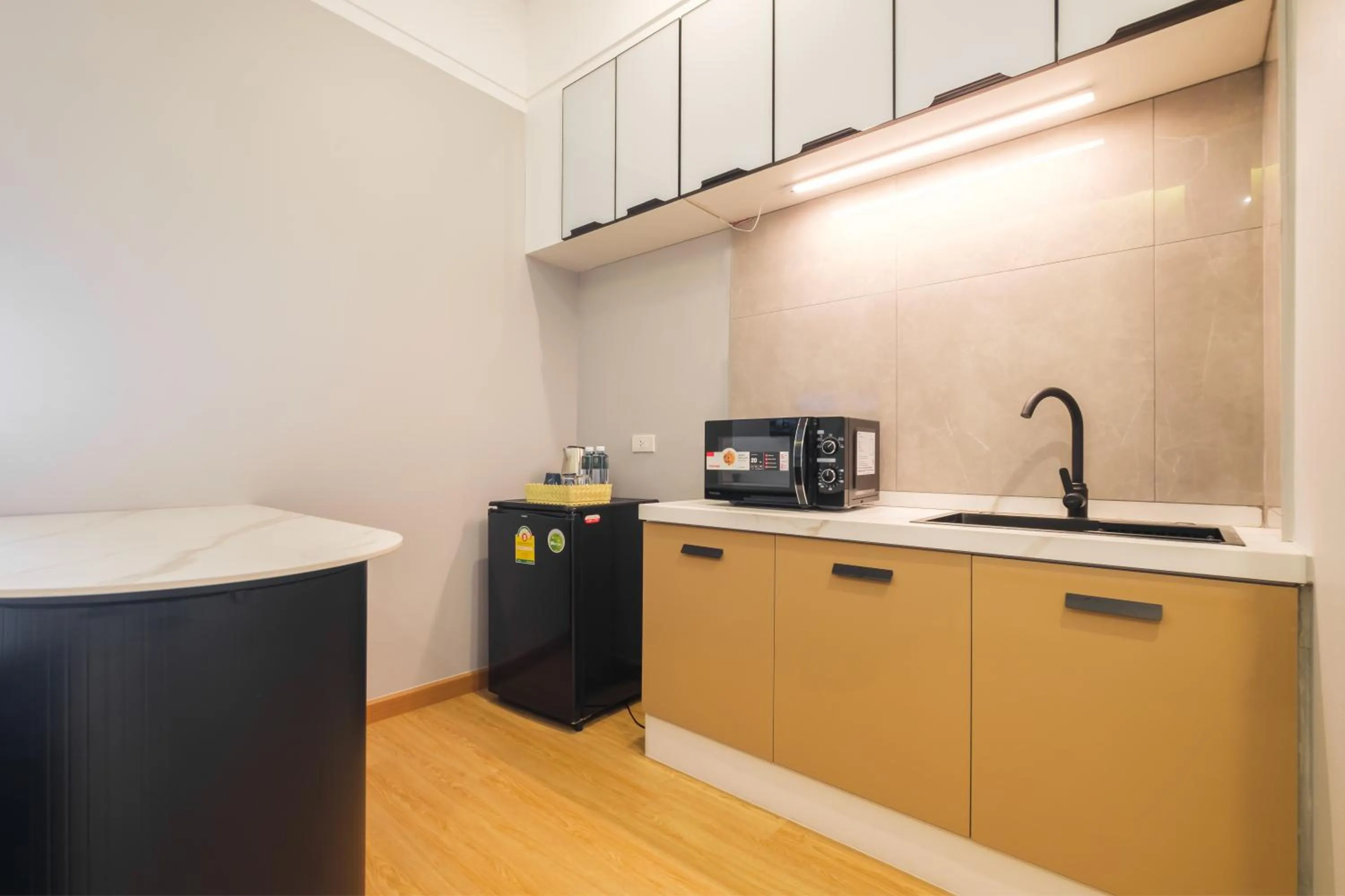 Coffee/tea facilities in Boss Mansion