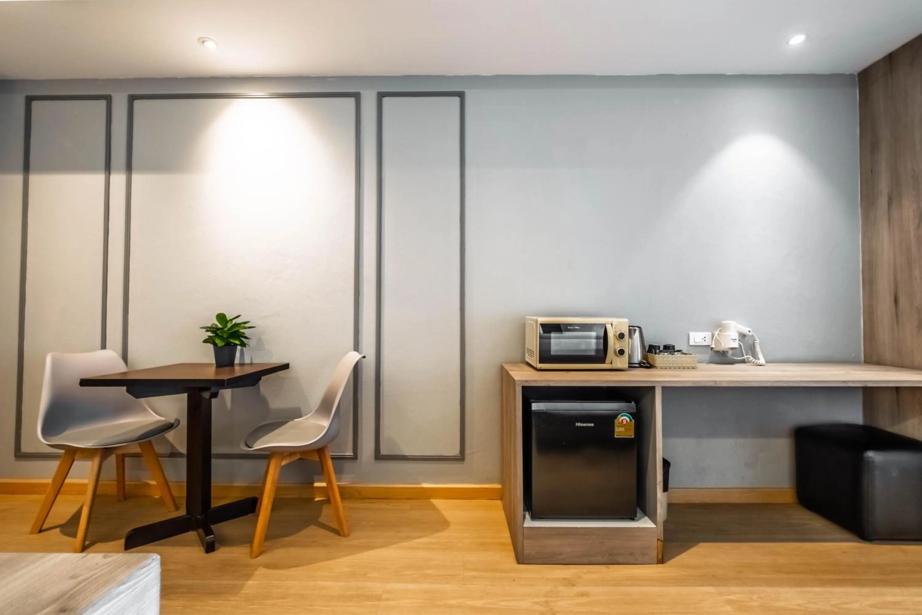 Coffee/tea facilities in Boss Mansion