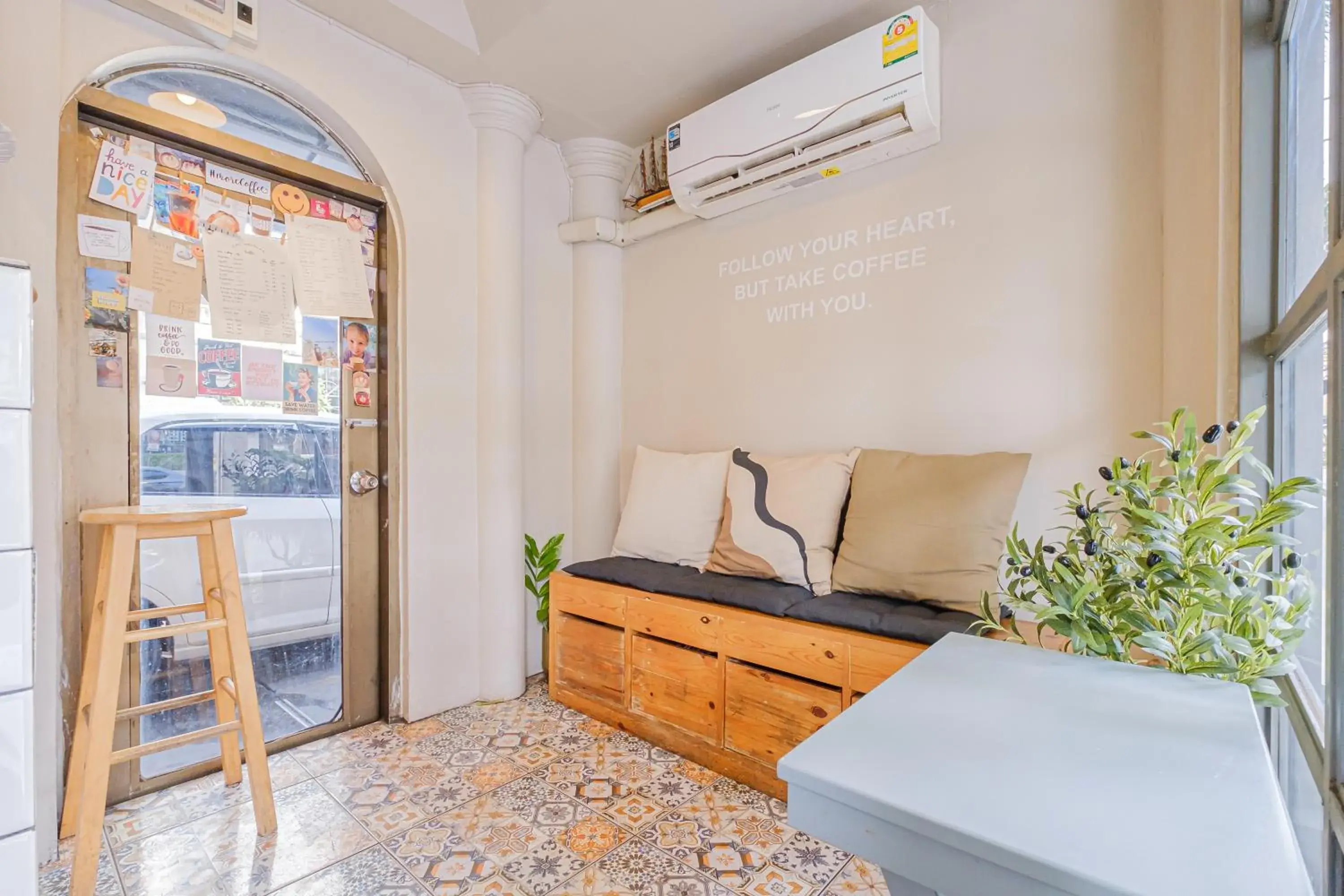 Restaurant/places to eat in Boss Hotel Restaurant/places to eat in Boss Hotel