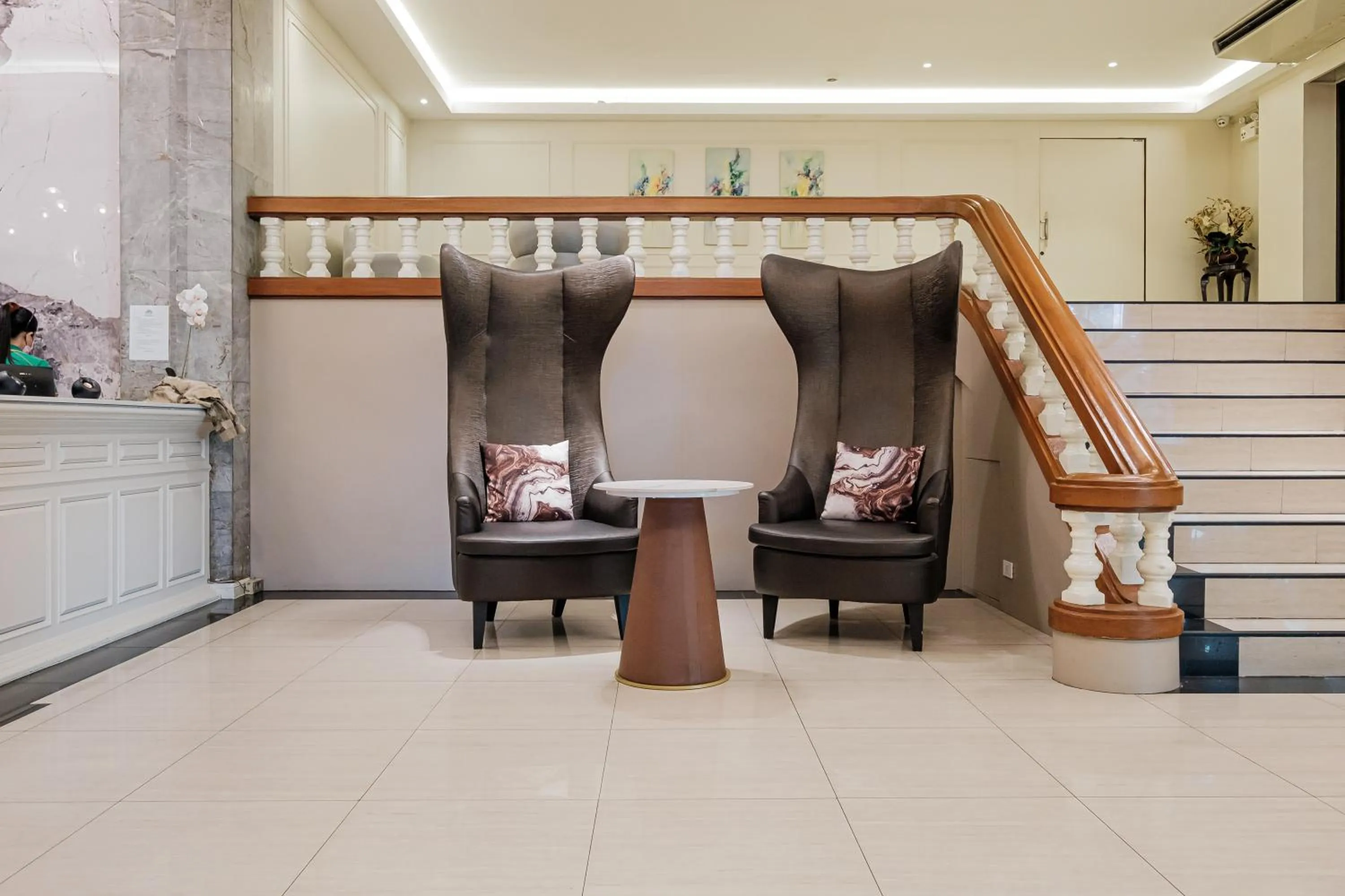 Lobby or reception in Boss Mansion