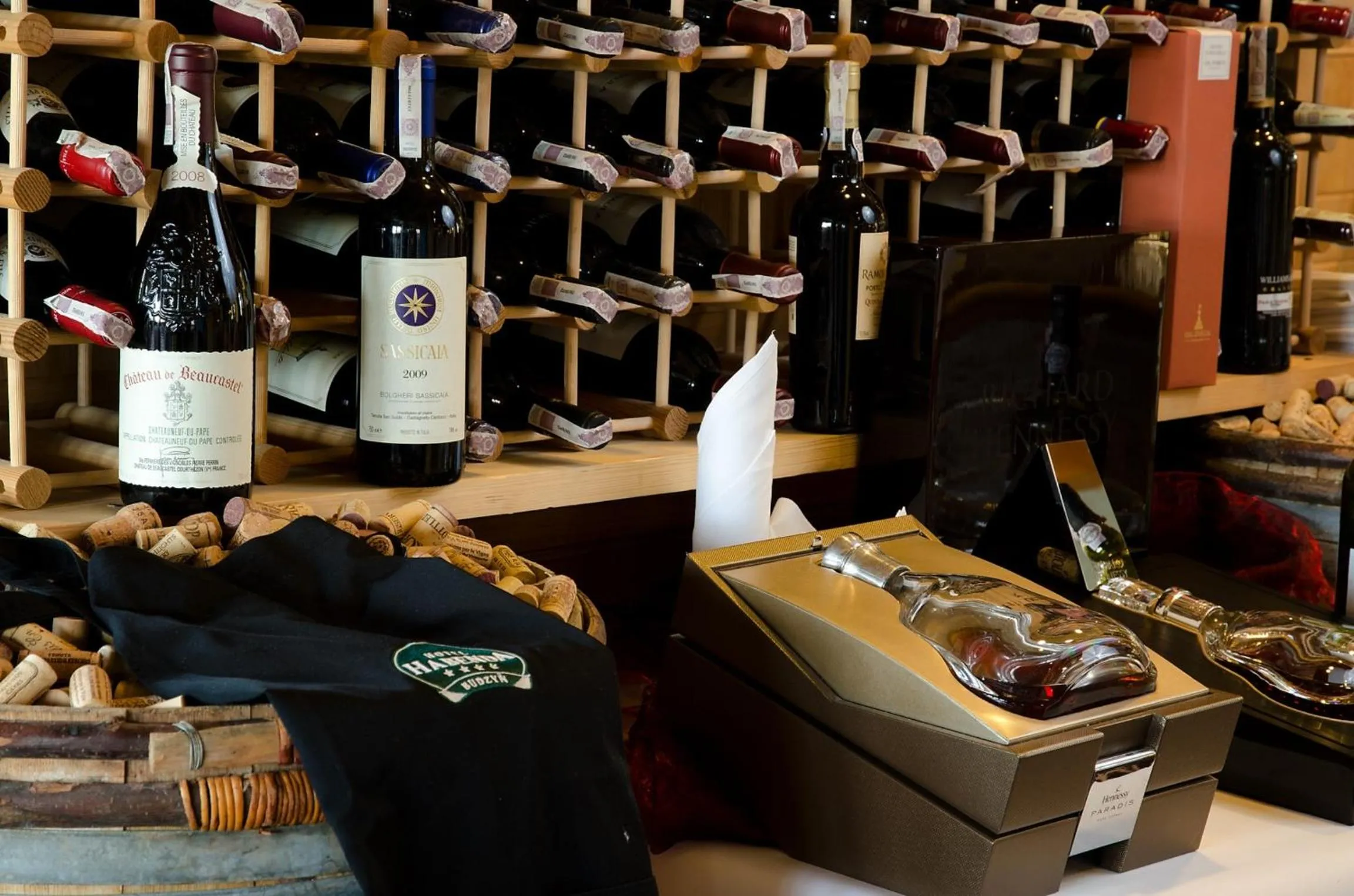 Restaurant/places to eat in Hotel Habenda