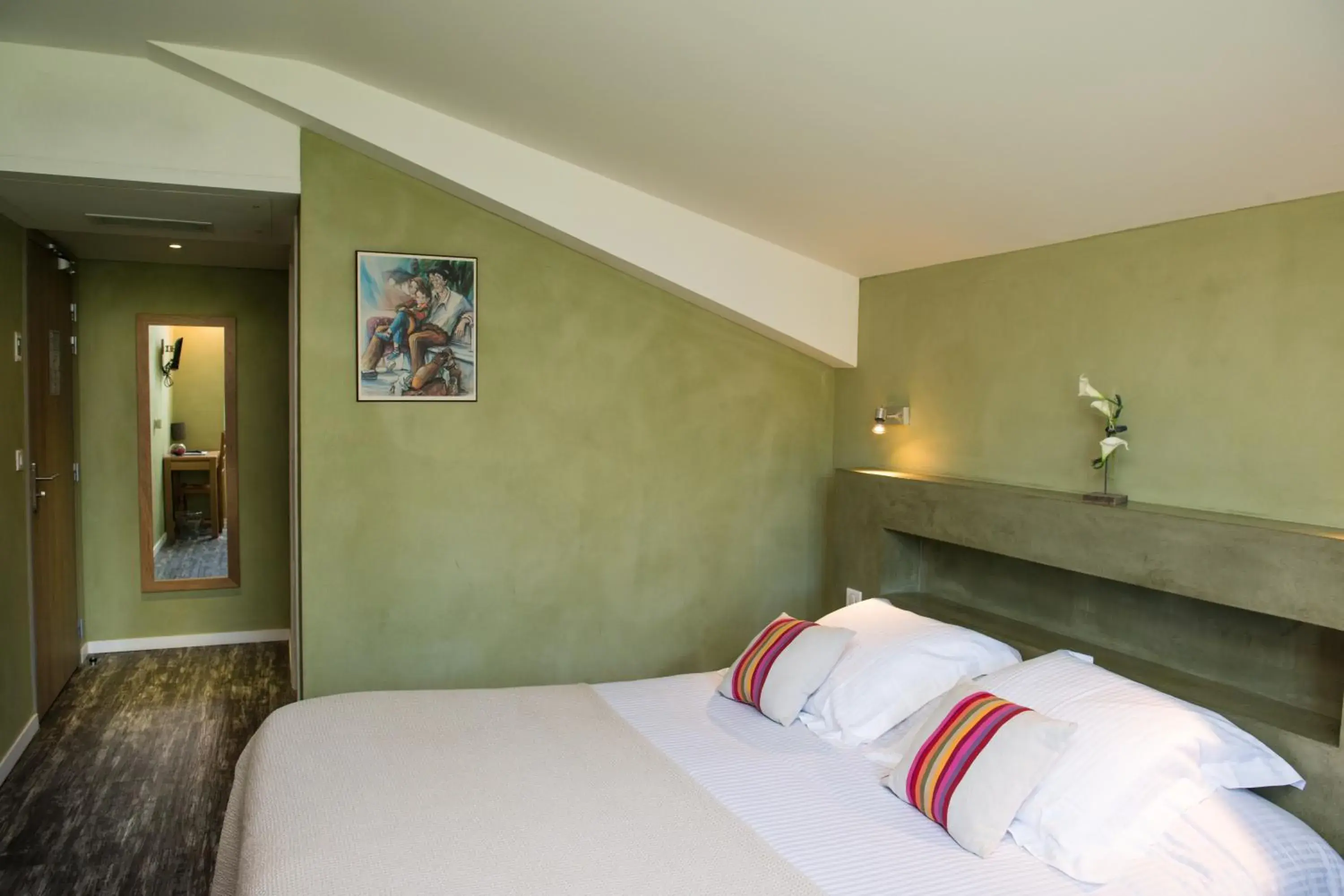 Photo of the whole room, Bed in Logis Hotel Ur-Hegian Photo of the whole room, Bed in Logis Hotel Ur-Hegian
